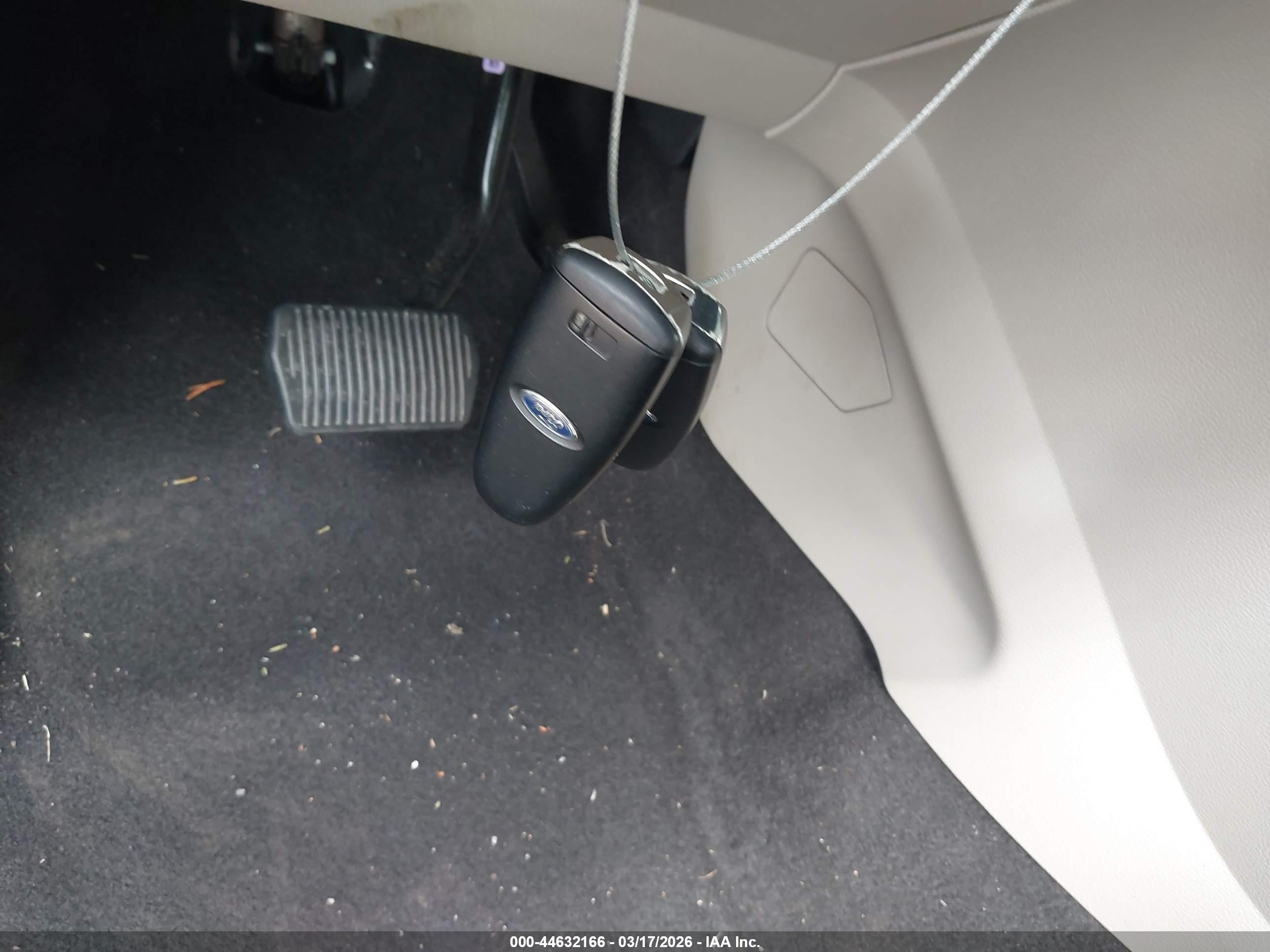 FORD ESCAPE image 11