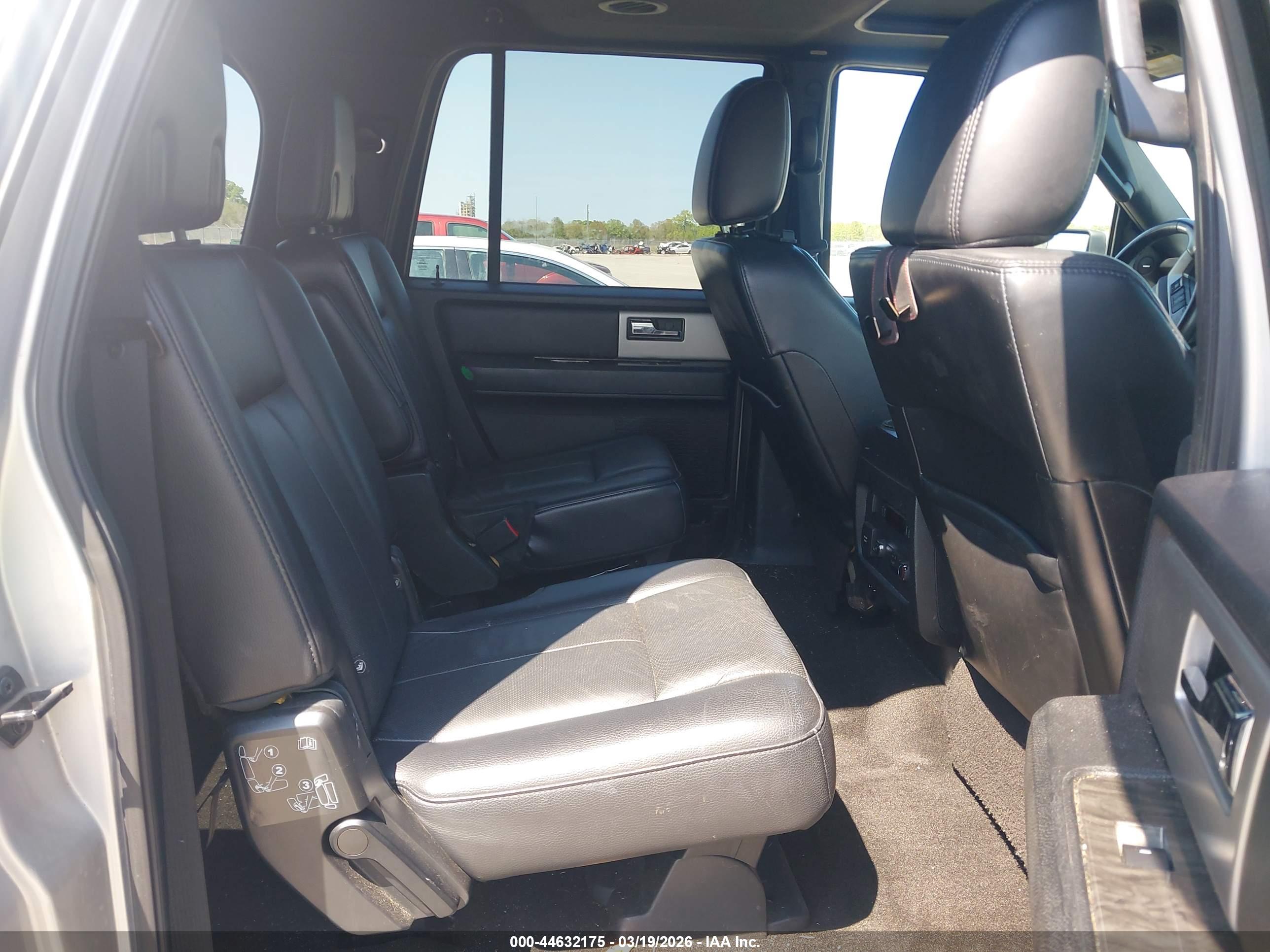 FORD EXPEDITION image 8