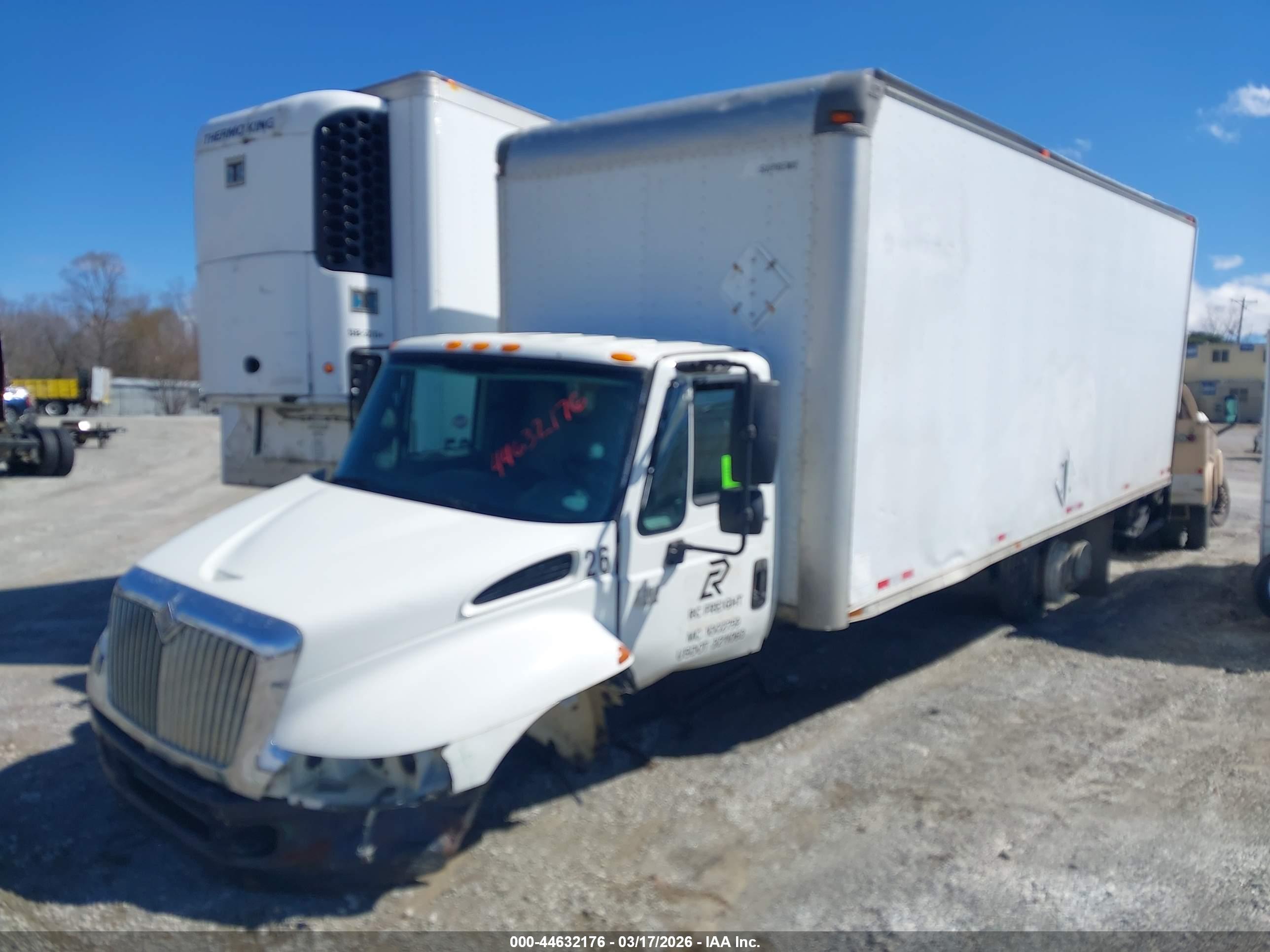INTERNATIONAL 4000 image 2