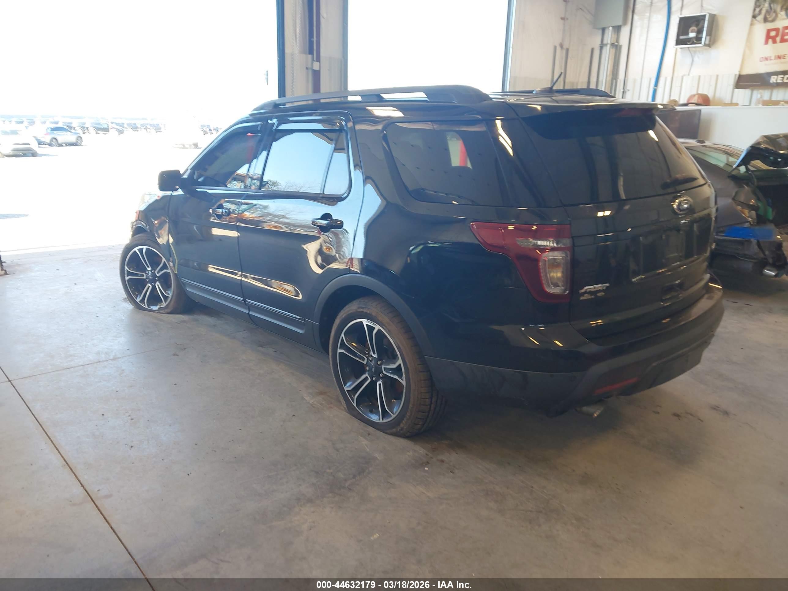FORD EXPLORER image 3
