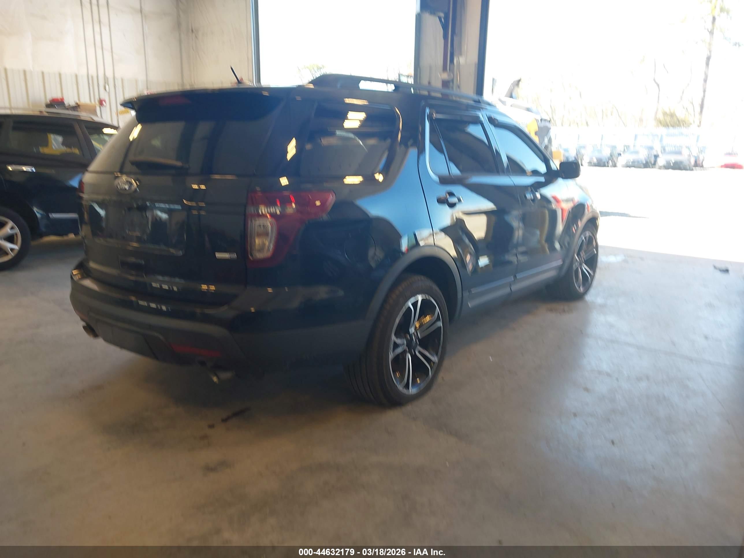 FORD EXPLORER image 4