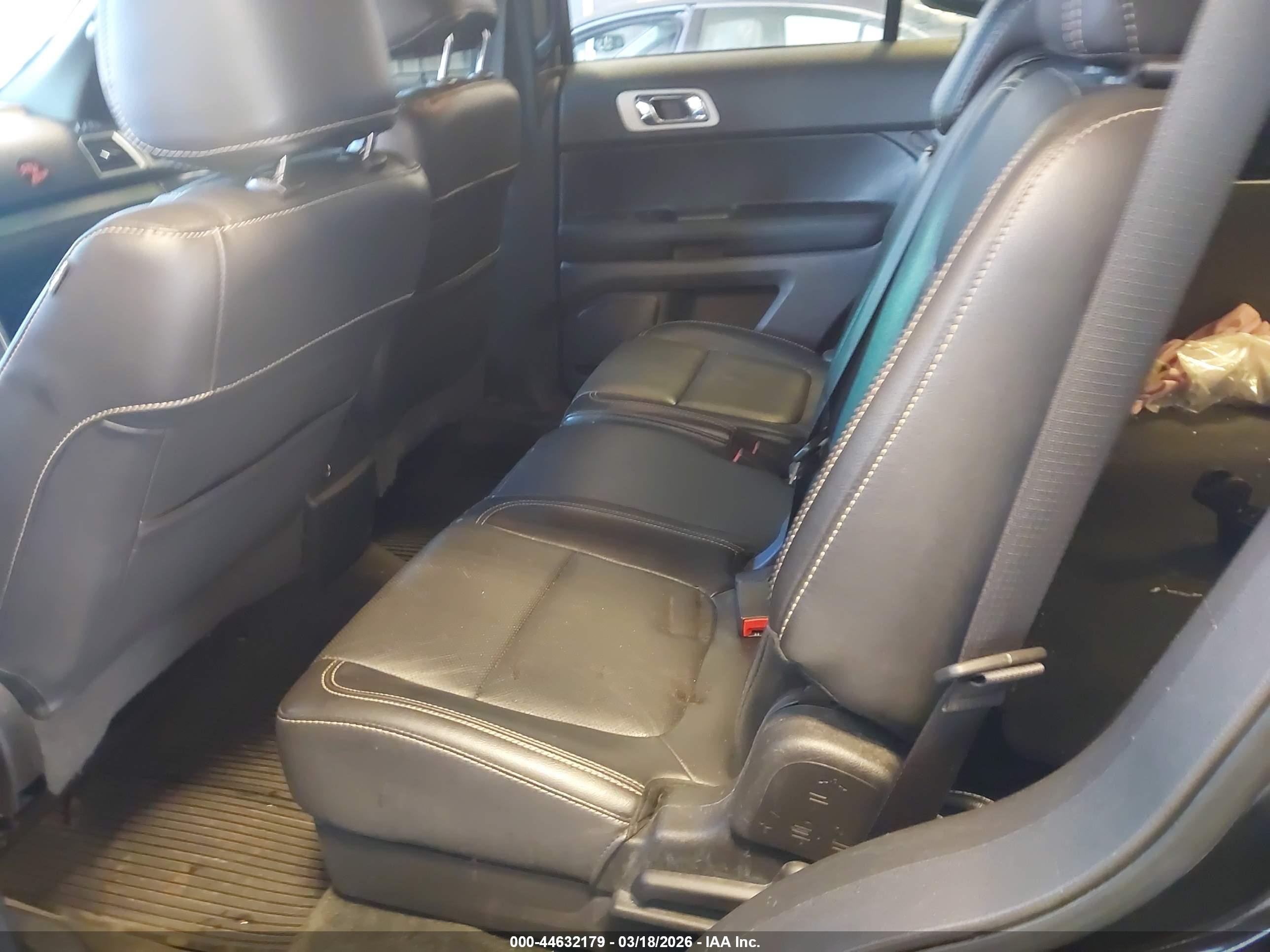 FORD EXPLORER image 8