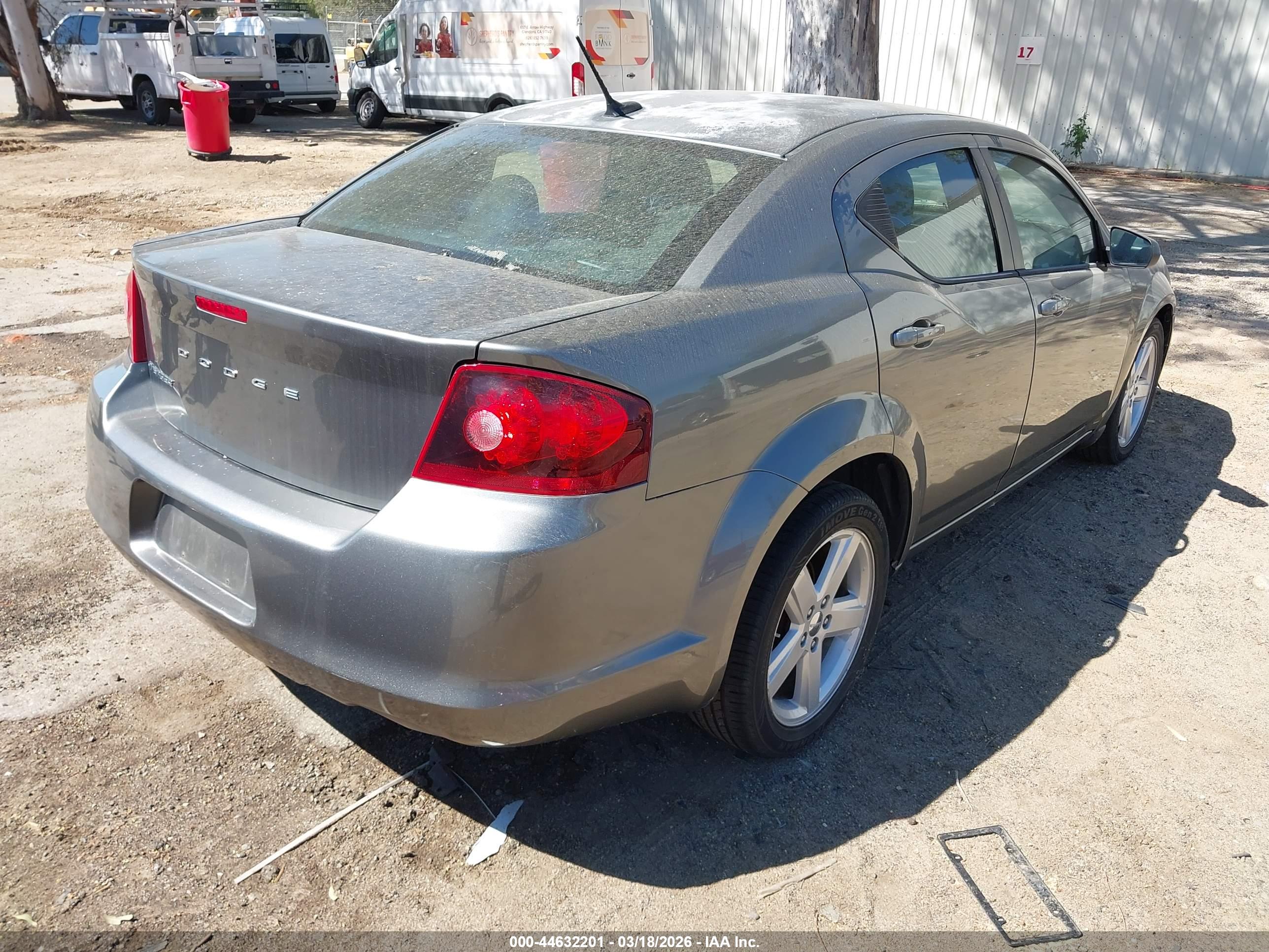 DODGE AVENGER image 4