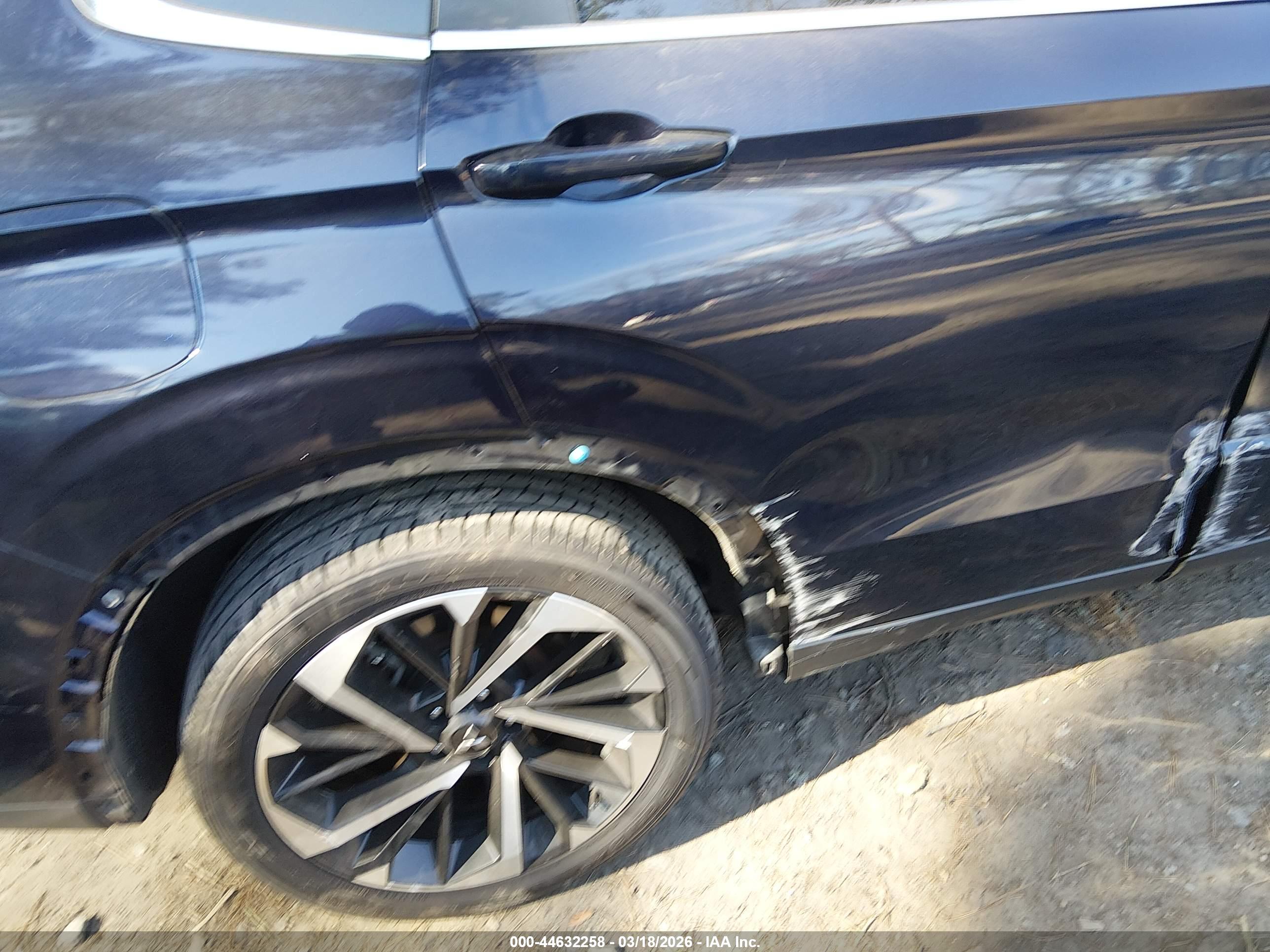 MITSUBISHI OUTLANDER image 6