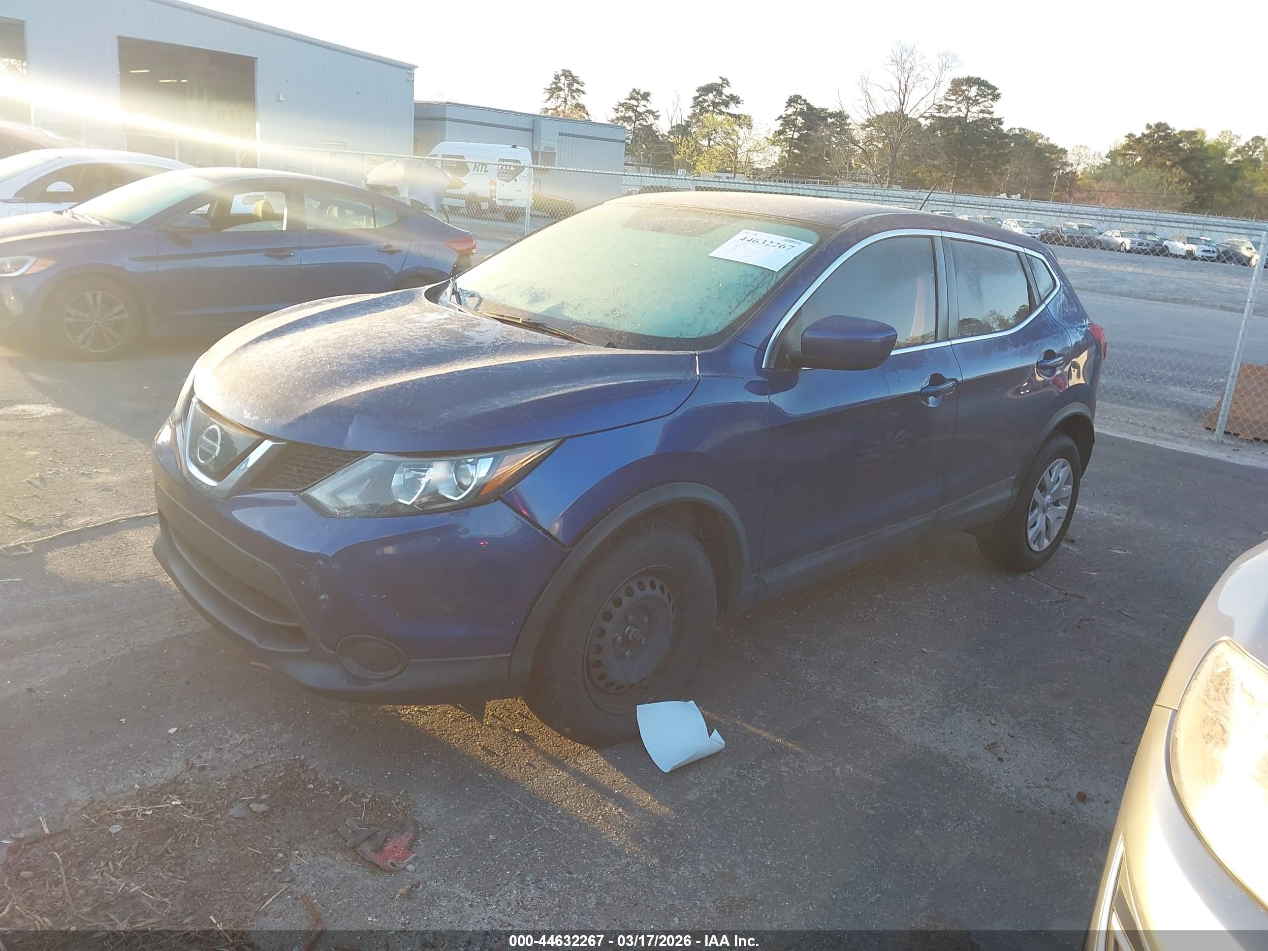 NISSAN ROGUE image 2