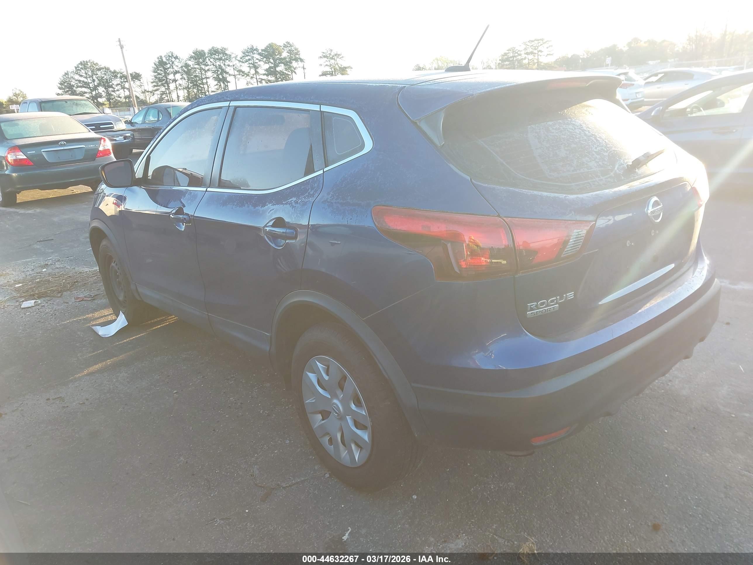 NISSAN ROGUE image 3