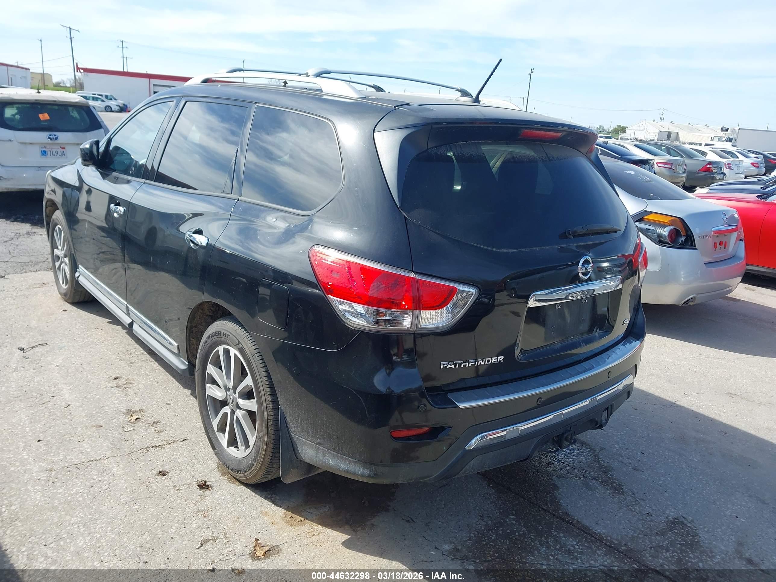 NISSAN PATHFINDER image 3