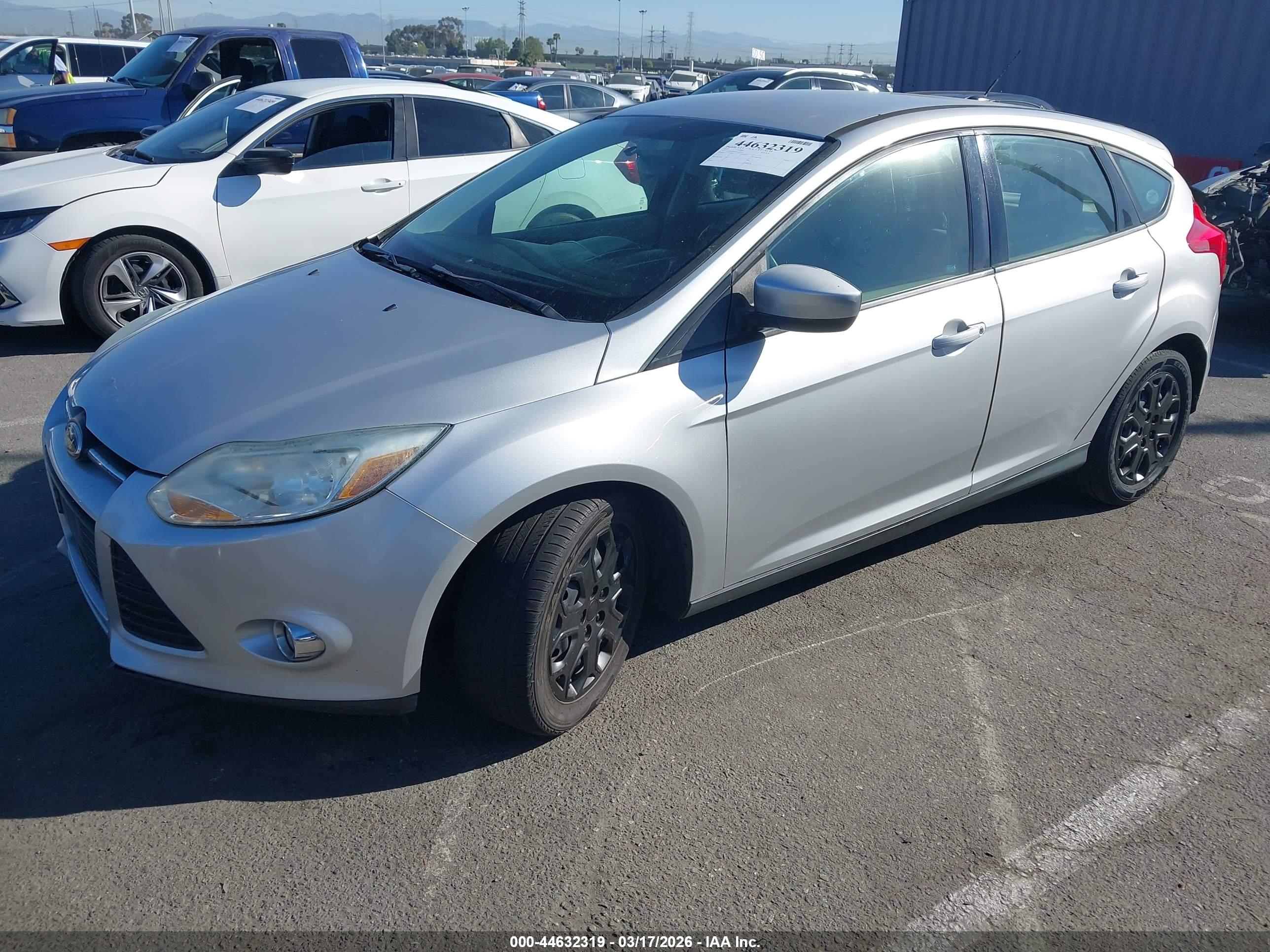 FORD FOCUS image 2