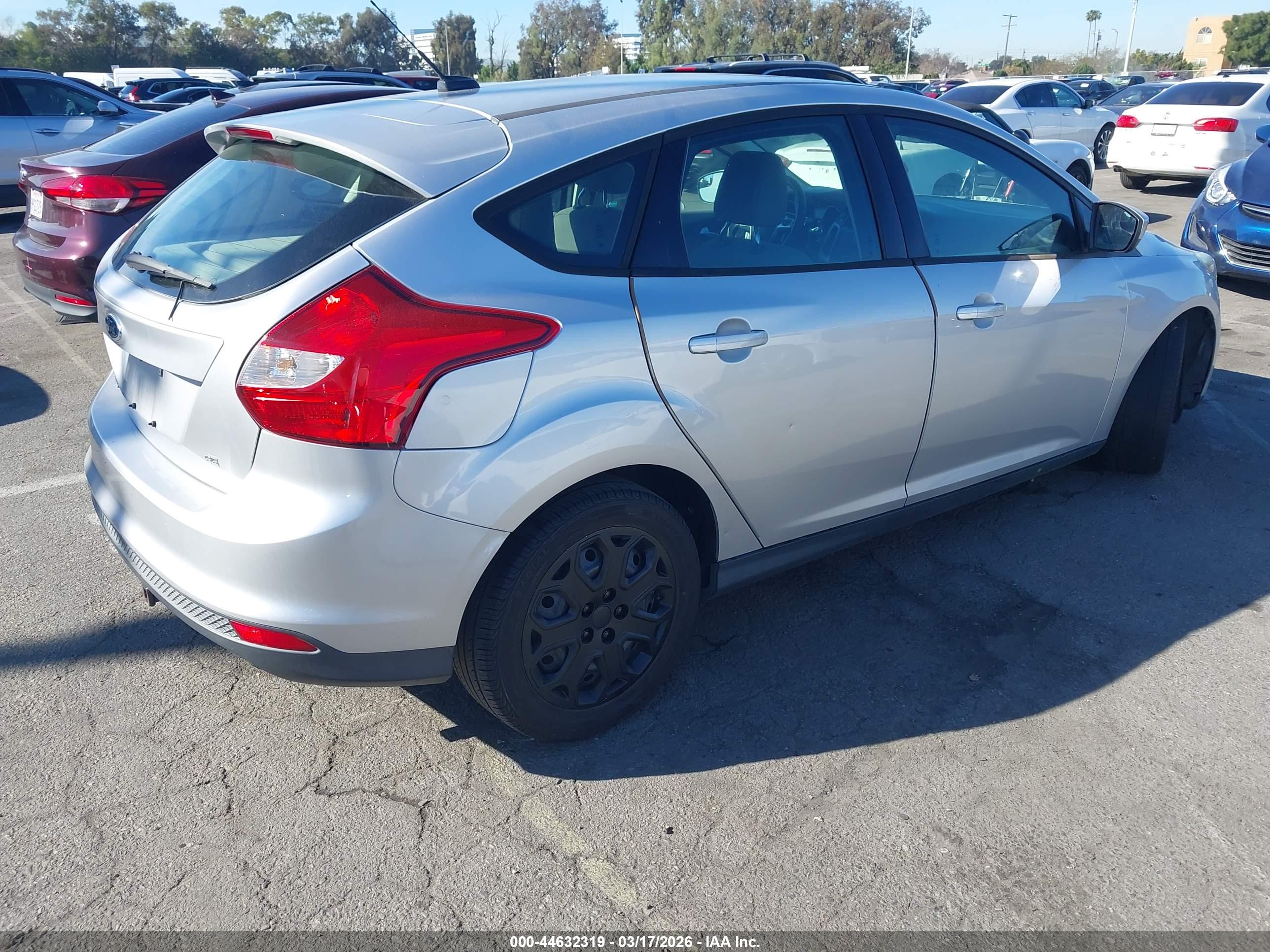 FORD FOCUS image 4