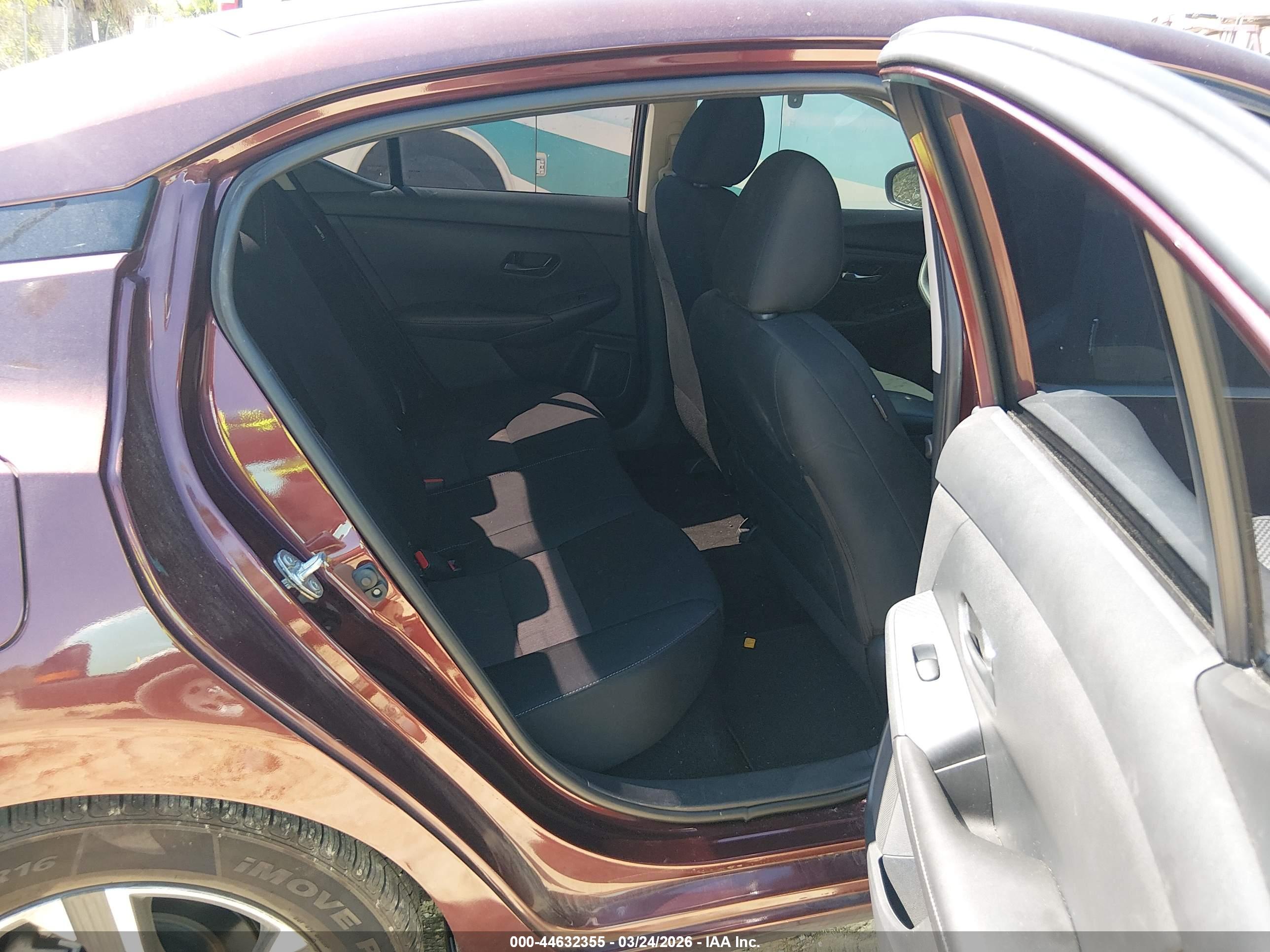 NISSAN SENTRA image 8