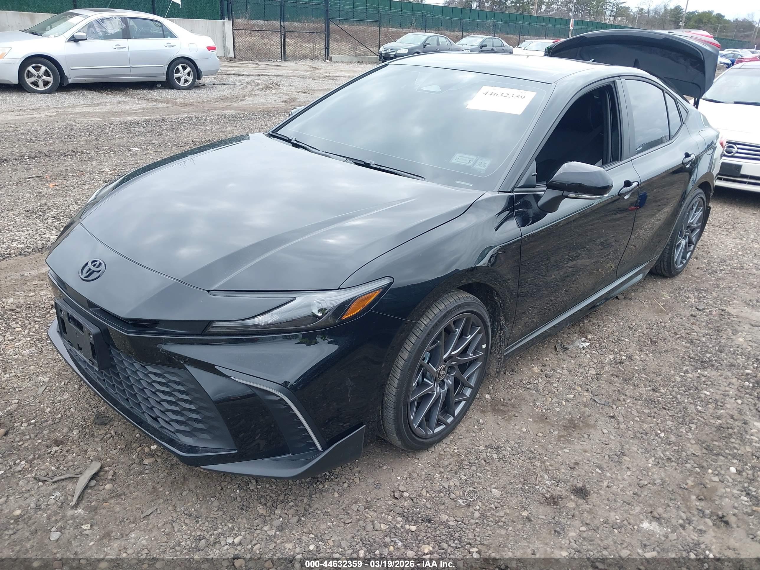 TOYOTA CAMRY image 2