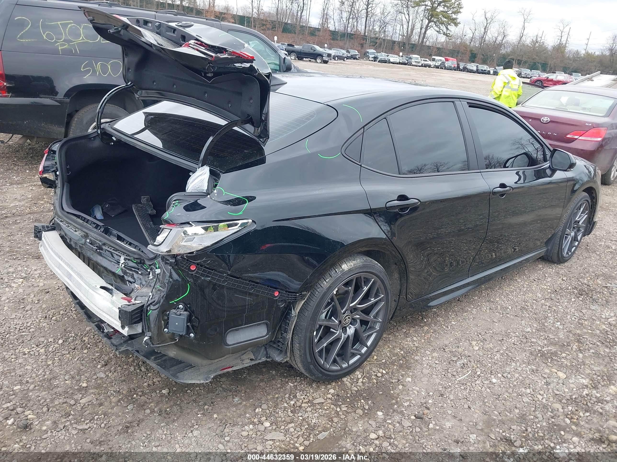 TOYOTA CAMRY image 4