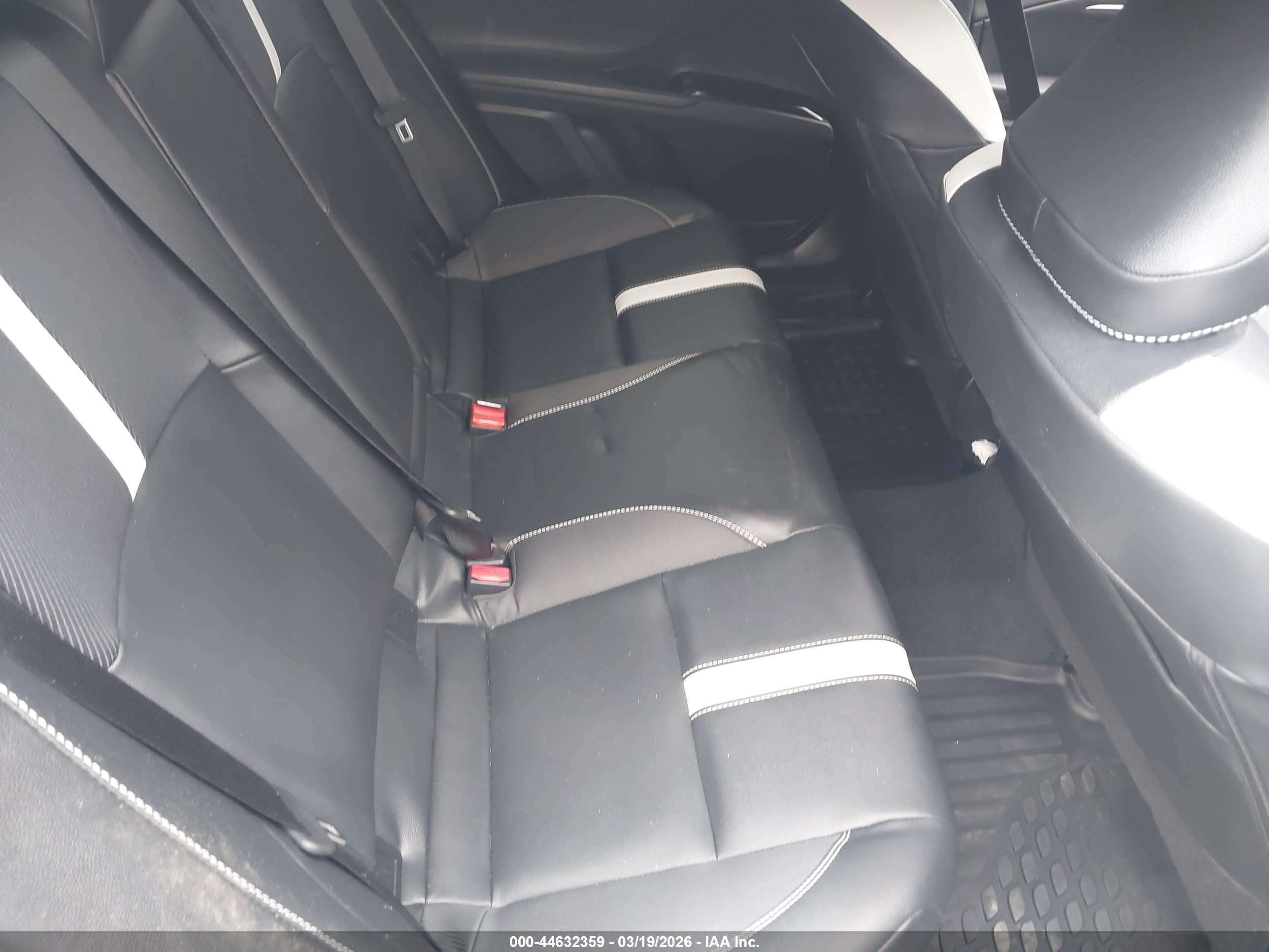 TOYOTA CAMRY image 8