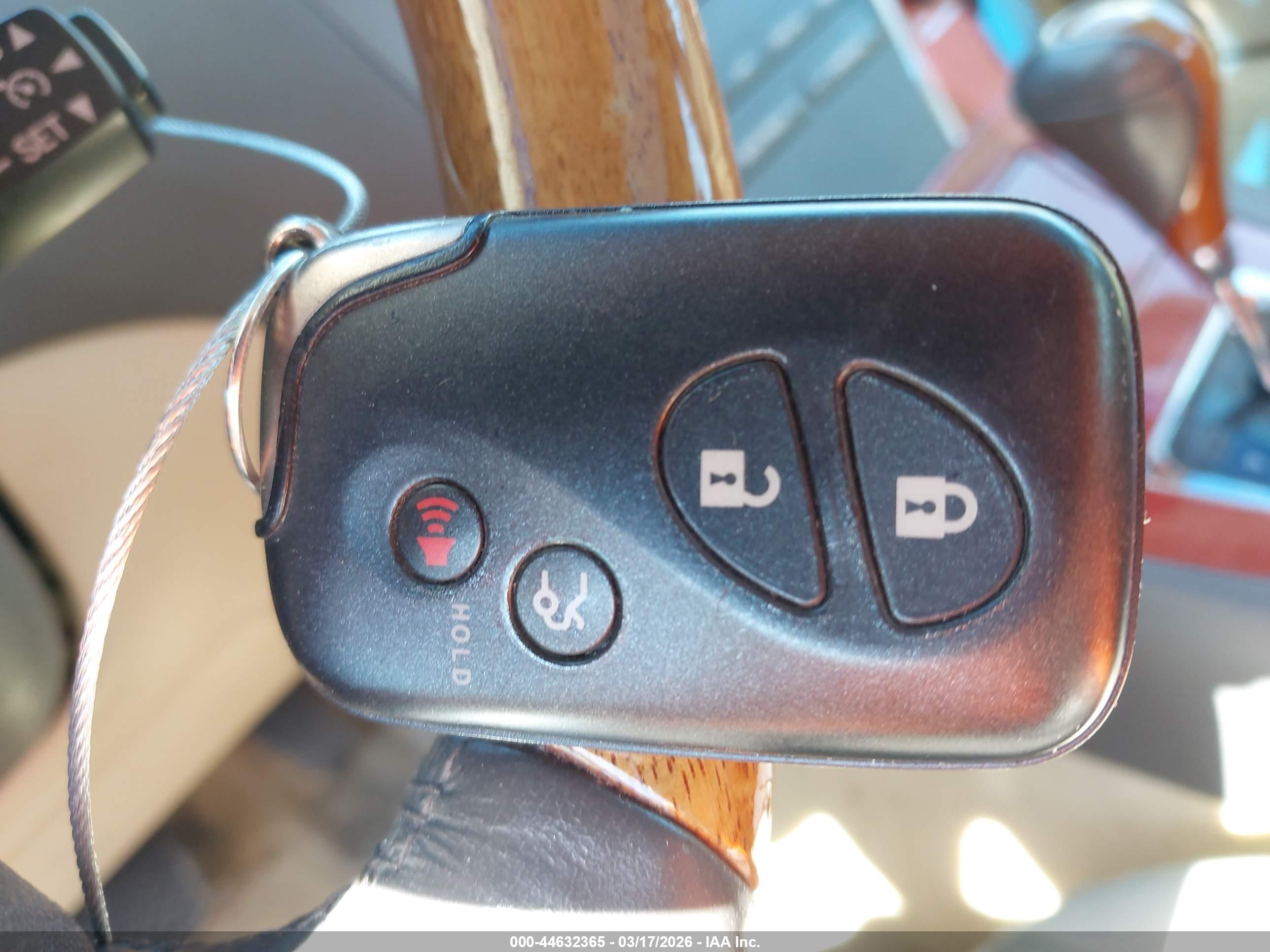 LEXUS ES image 11