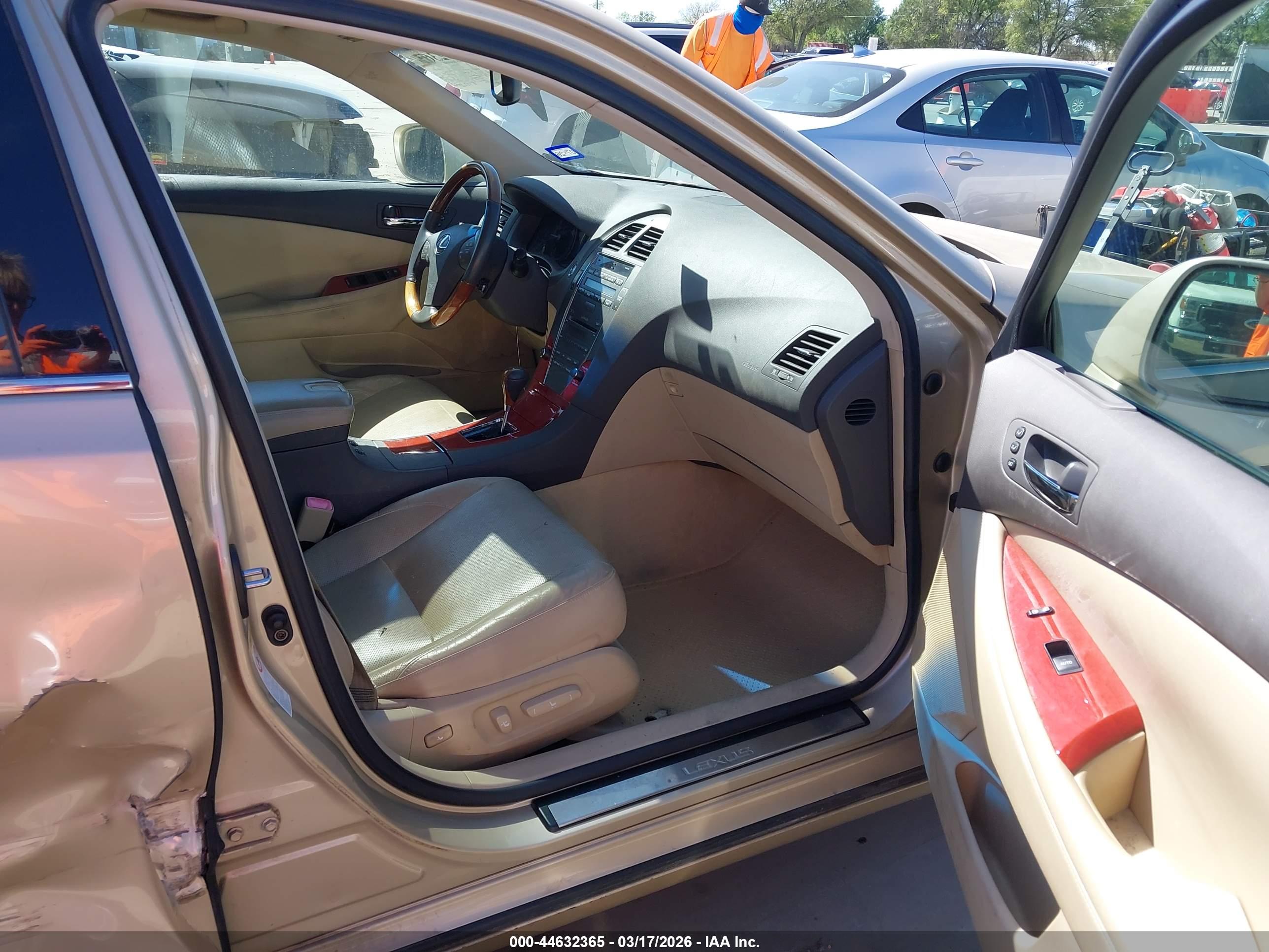 LEXUS ES image 5