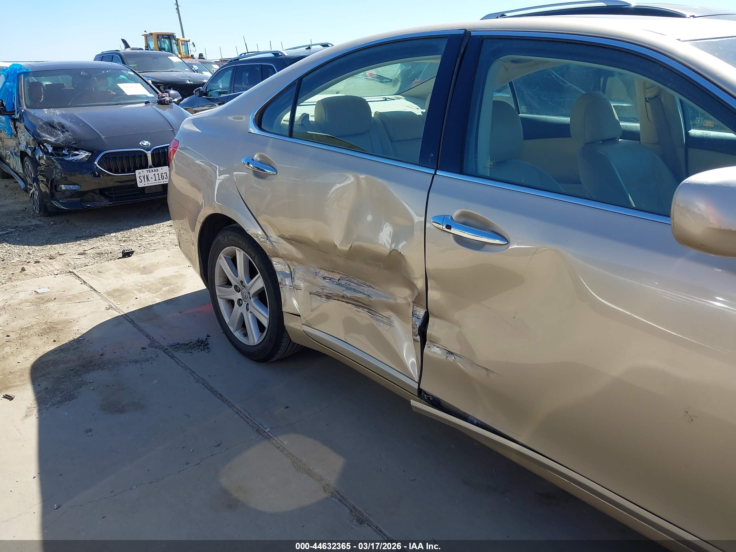 LEXUS ES image 6