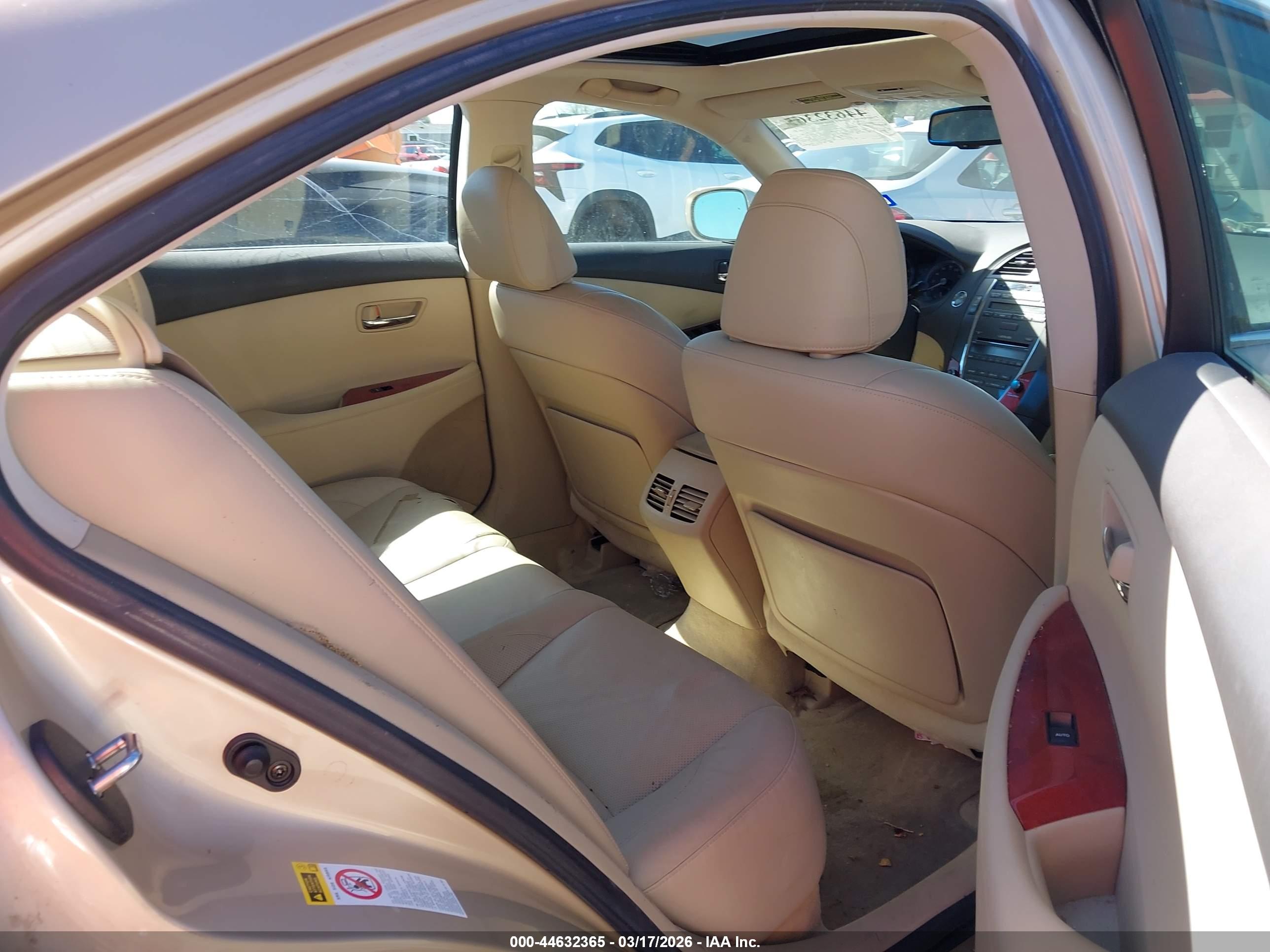 LEXUS ES image 8