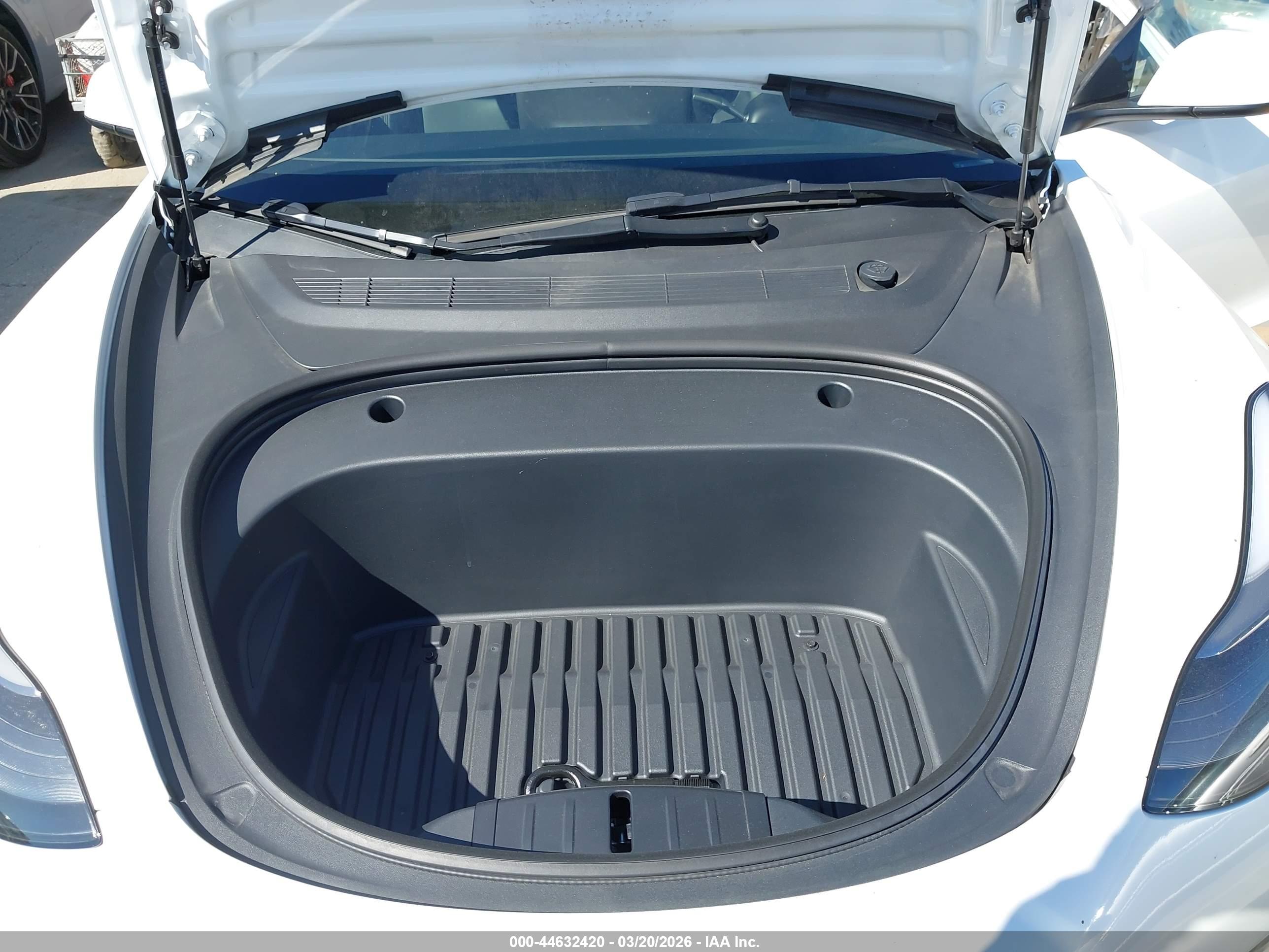 TESLA MODEL image 10