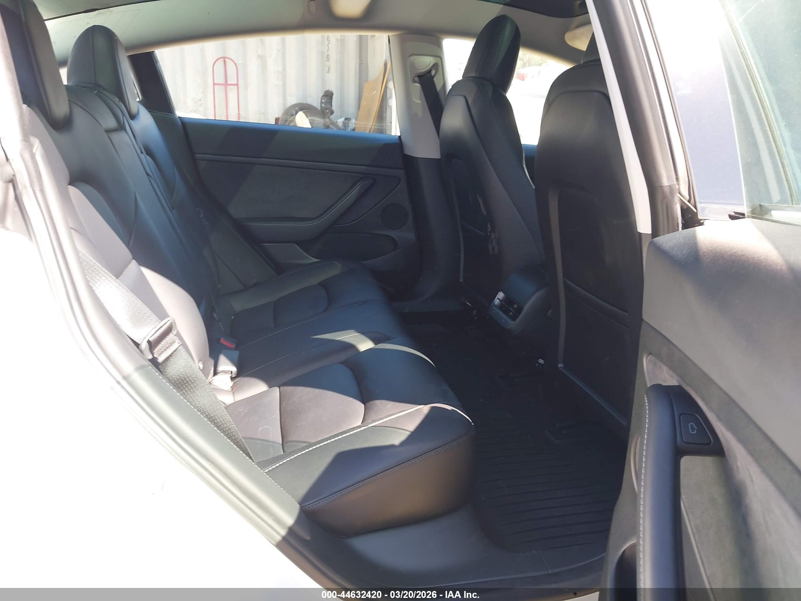 TESLA MODEL image 8