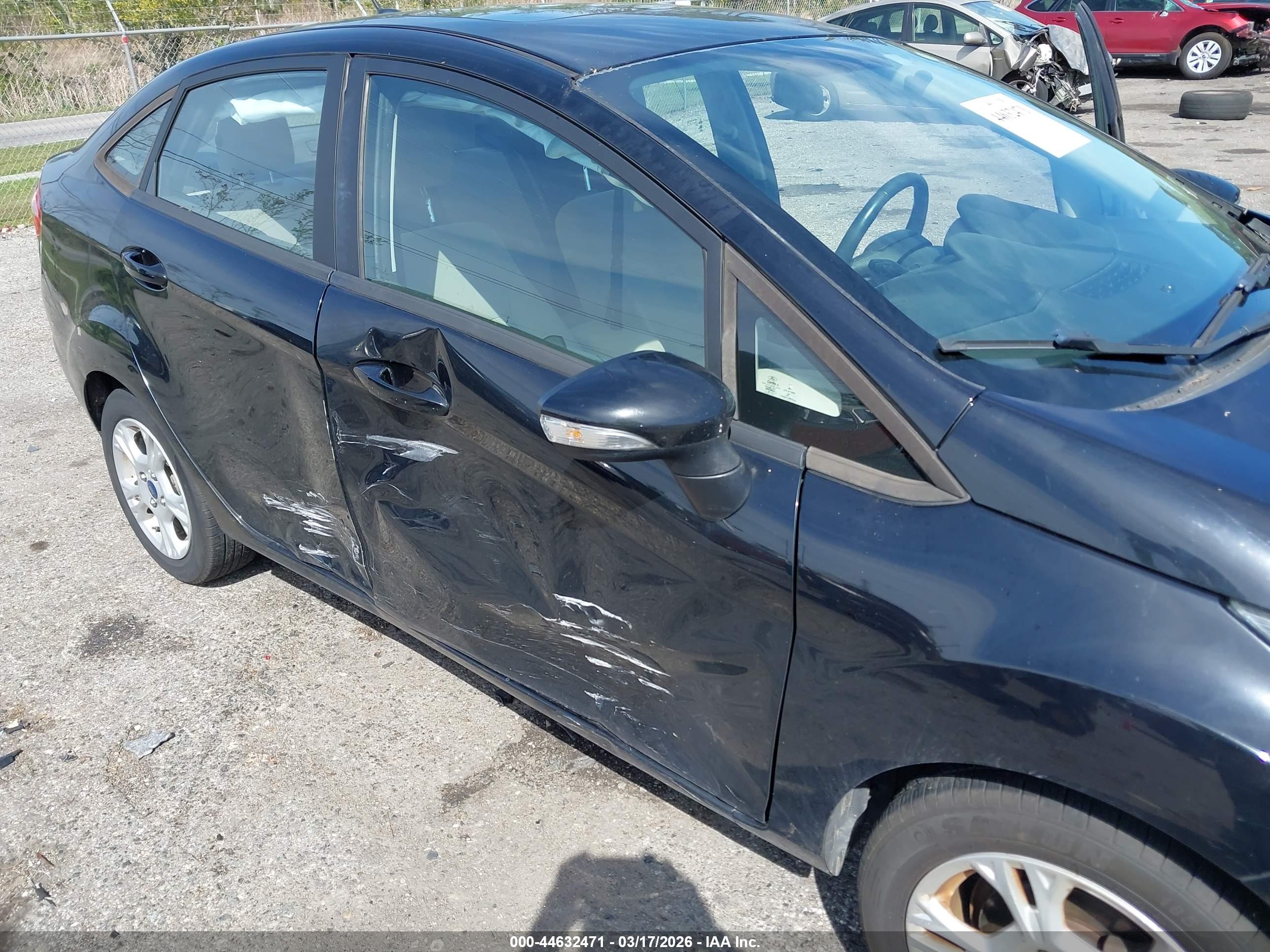 FORD FIESTA image 6