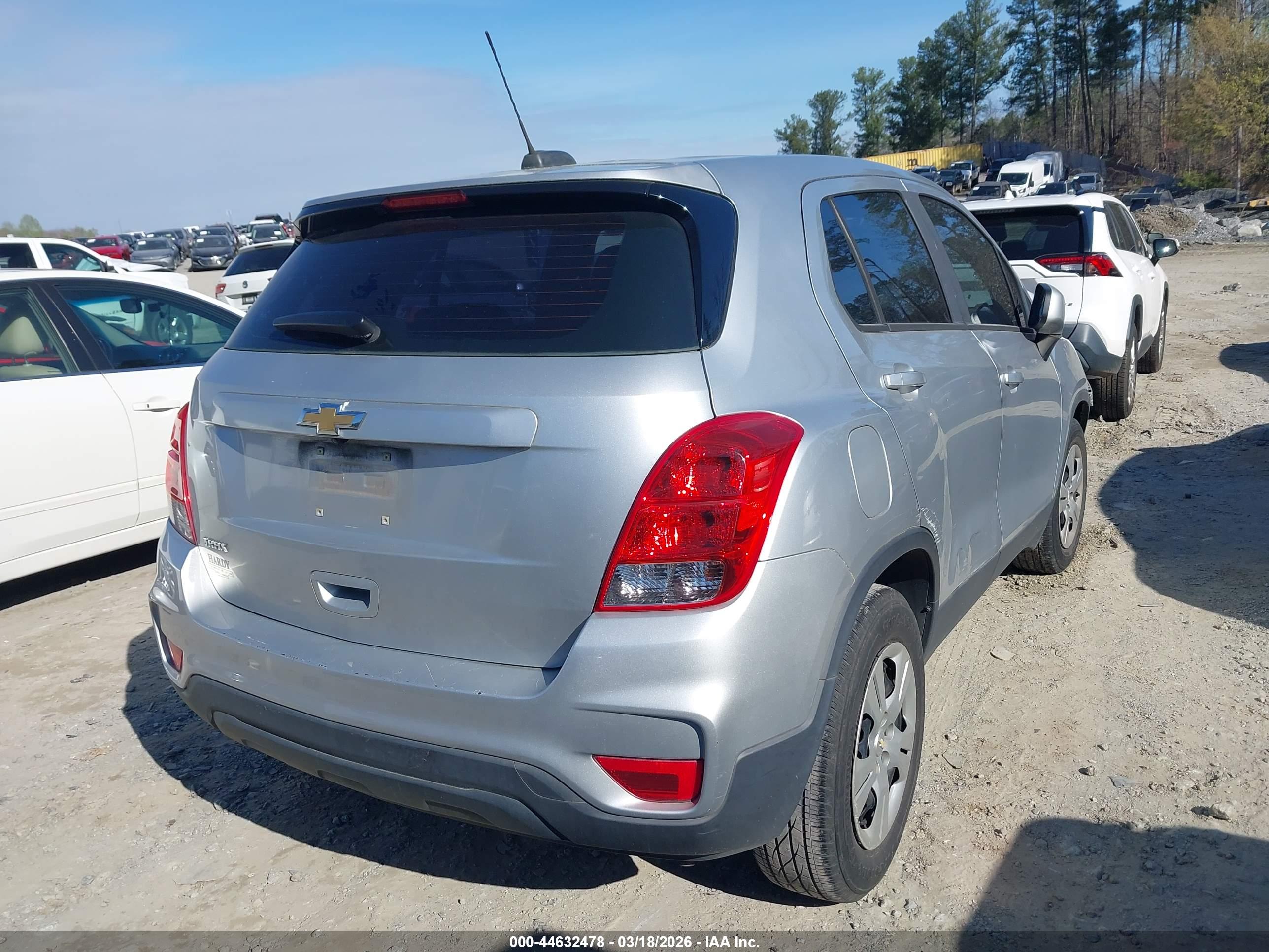 CHEVROLET TRAX image 4