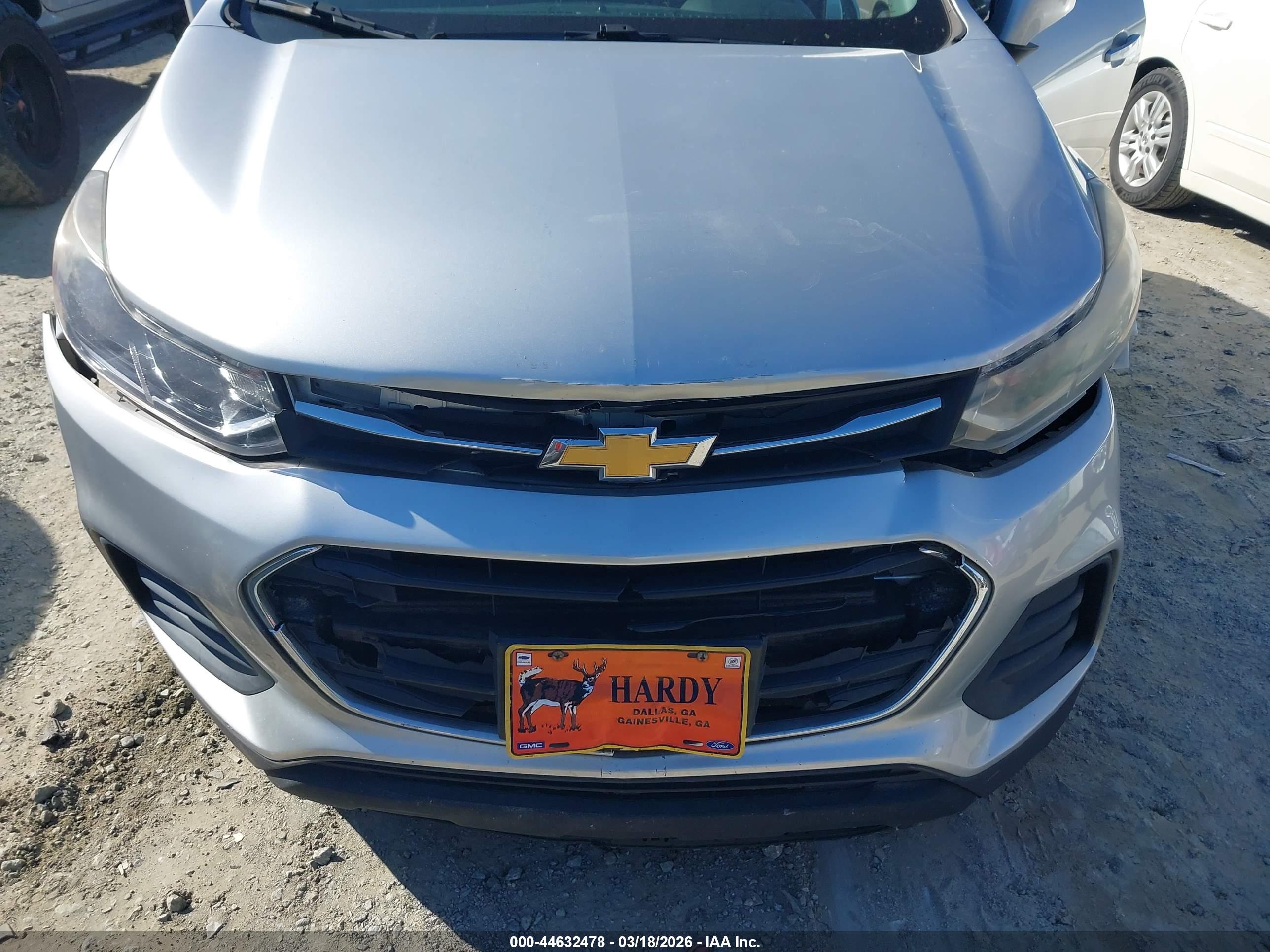 CHEVROLET TRAX image 6