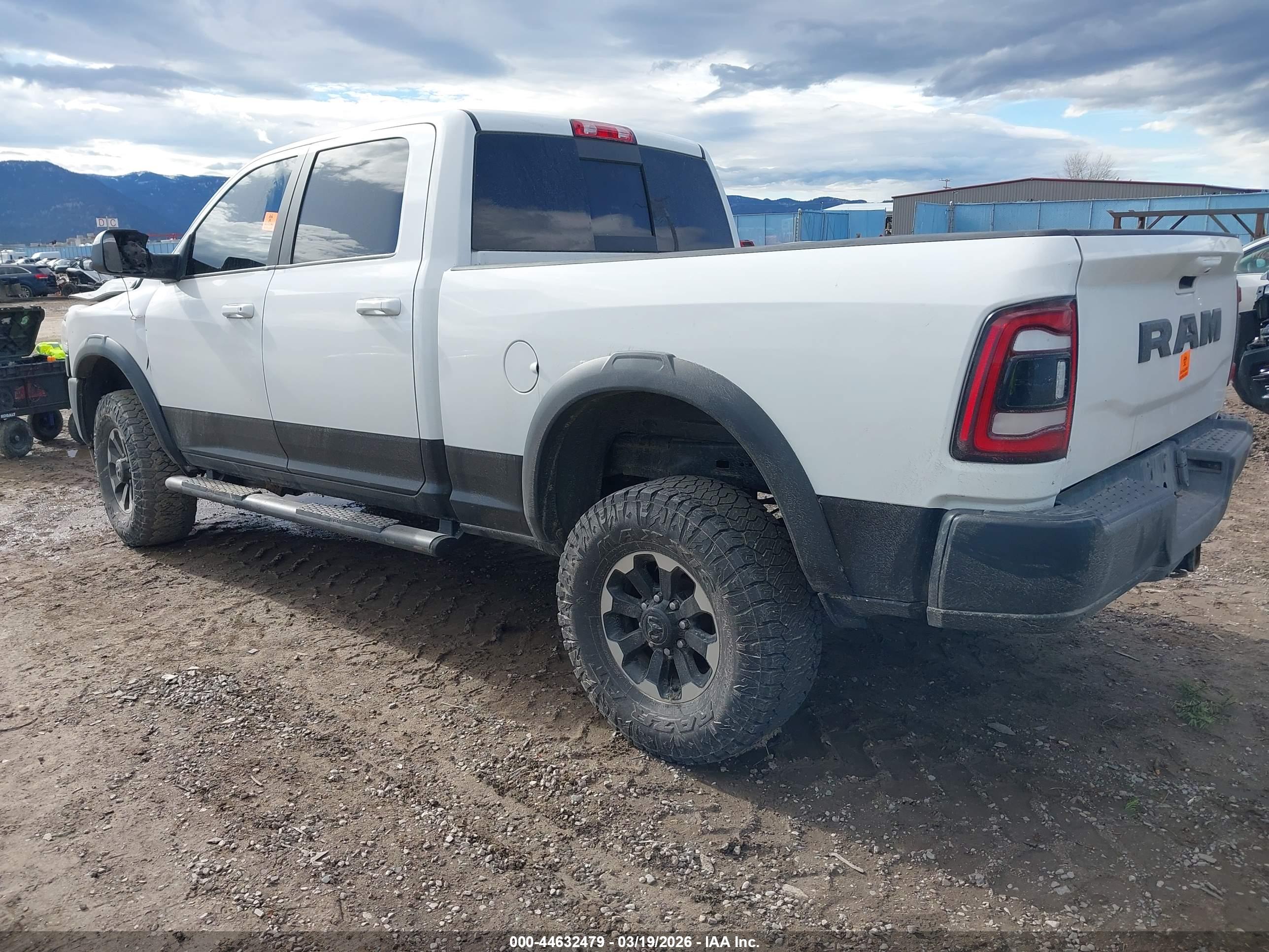 RAM 2500 image 3