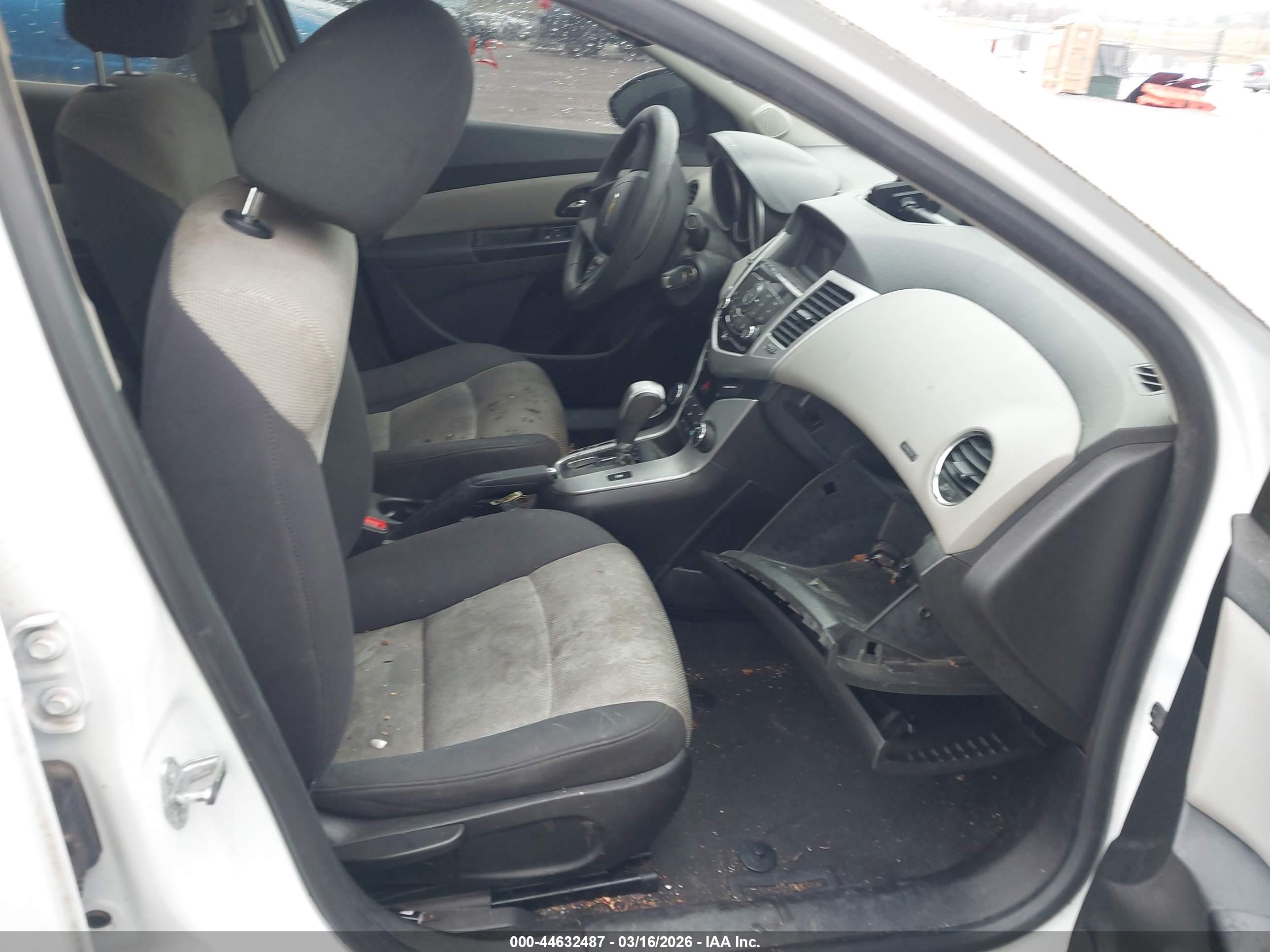CHEVROLET CRUZE image 5