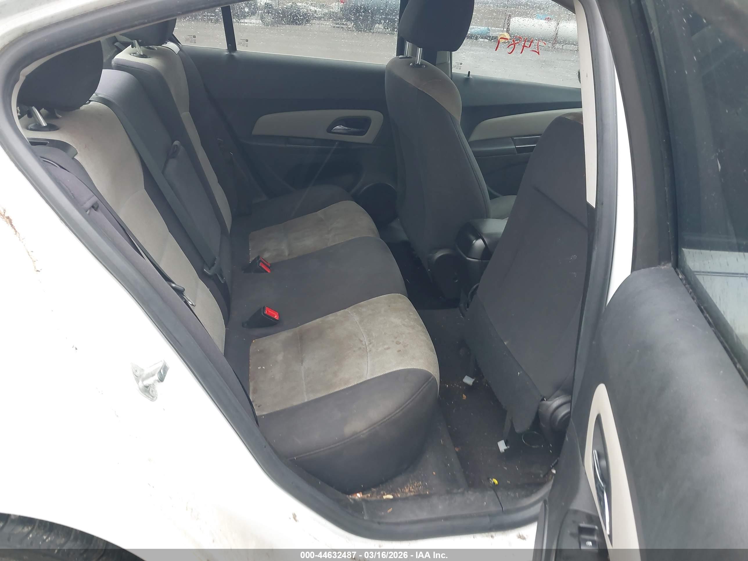 CHEVROLET CRUZE image 8