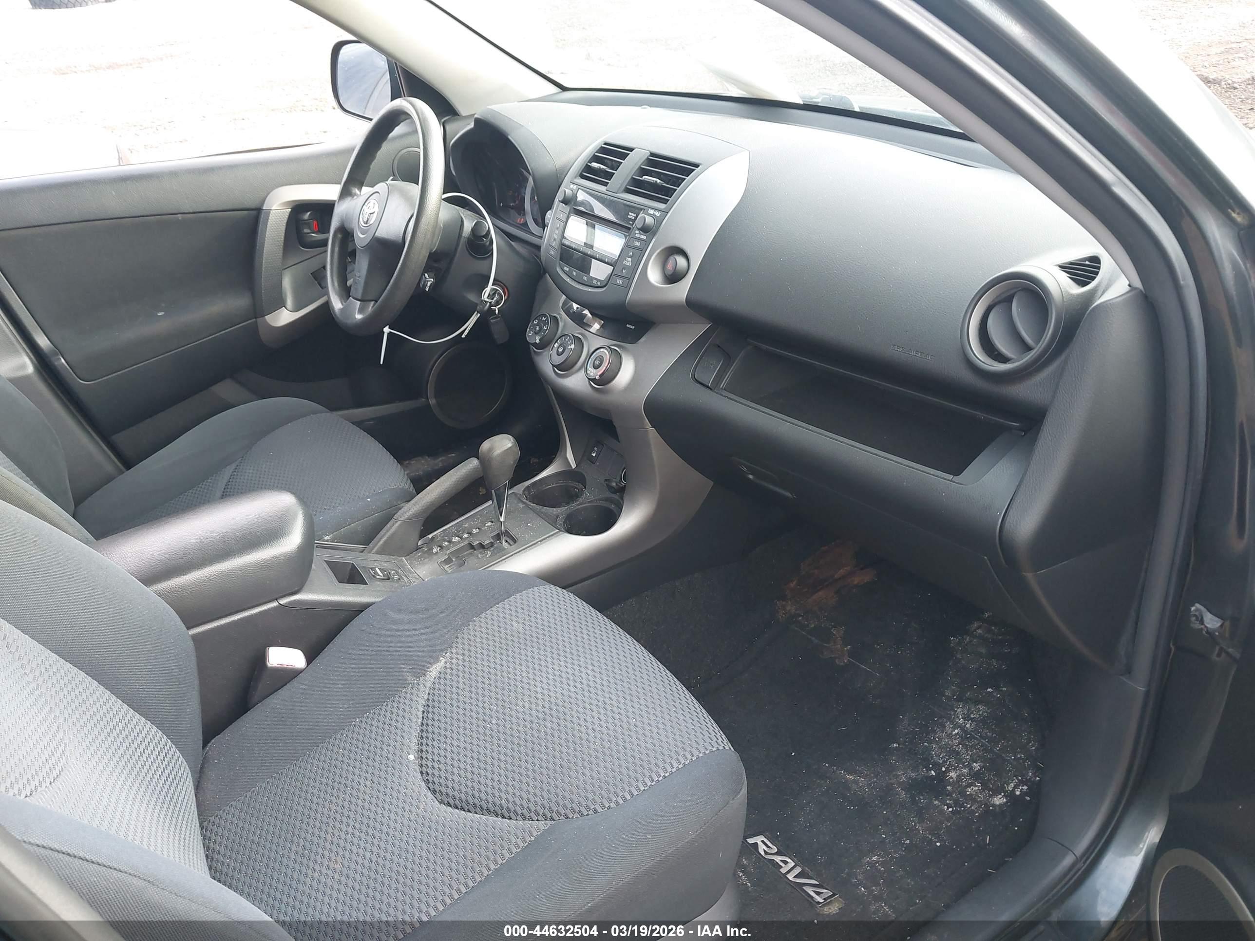 TOYOTA RAV4 image 5