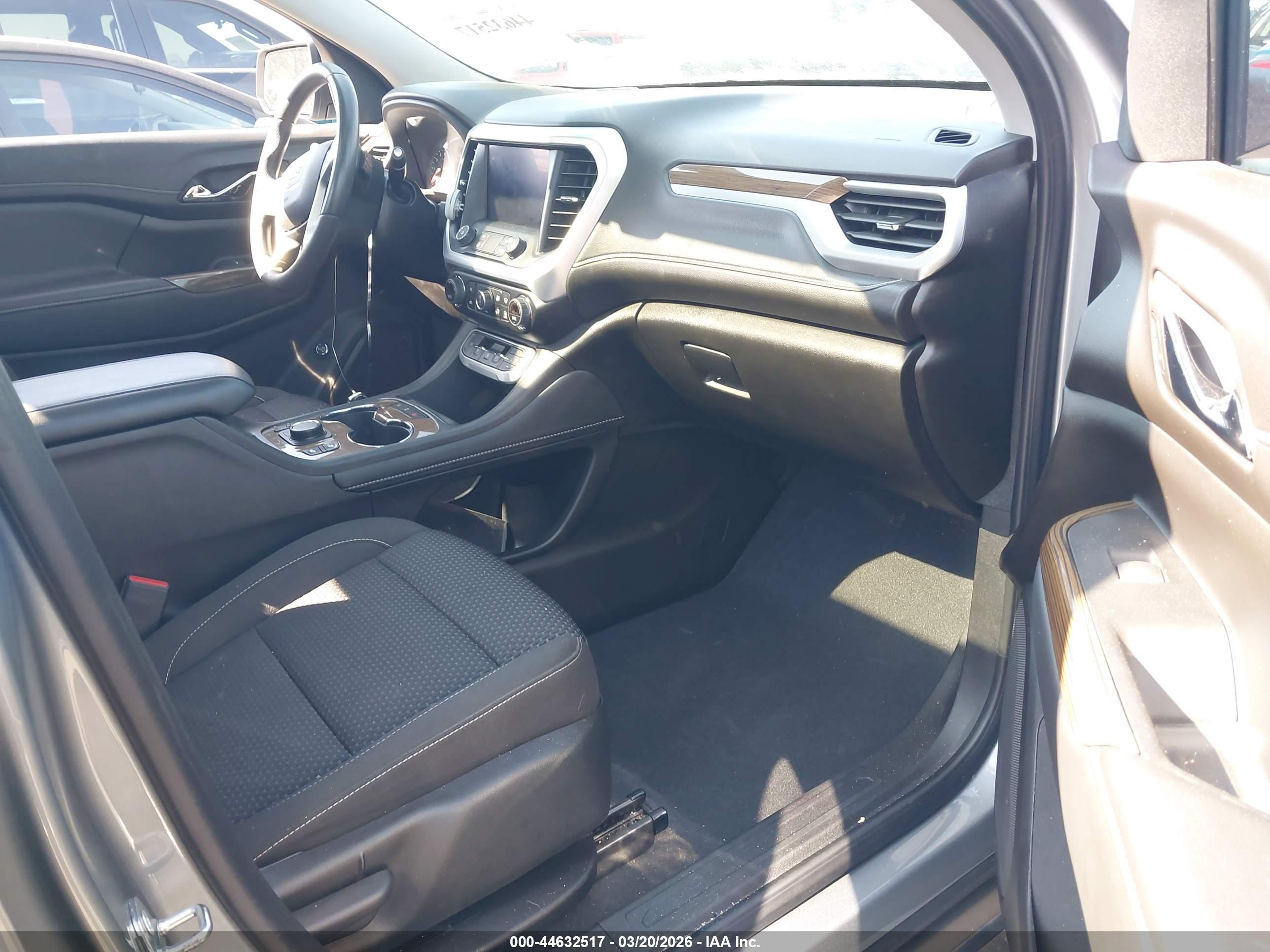 GMC ACADIA image 5