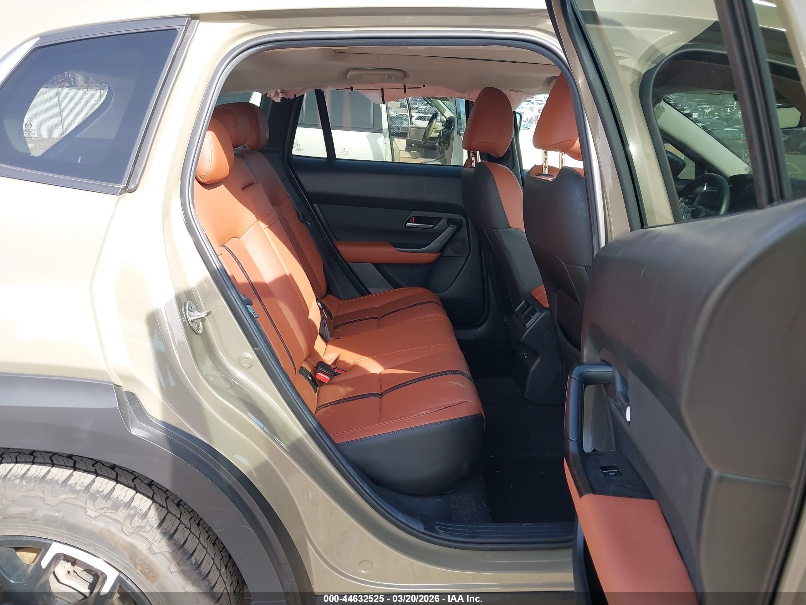 MAZDA CX-50 image 8