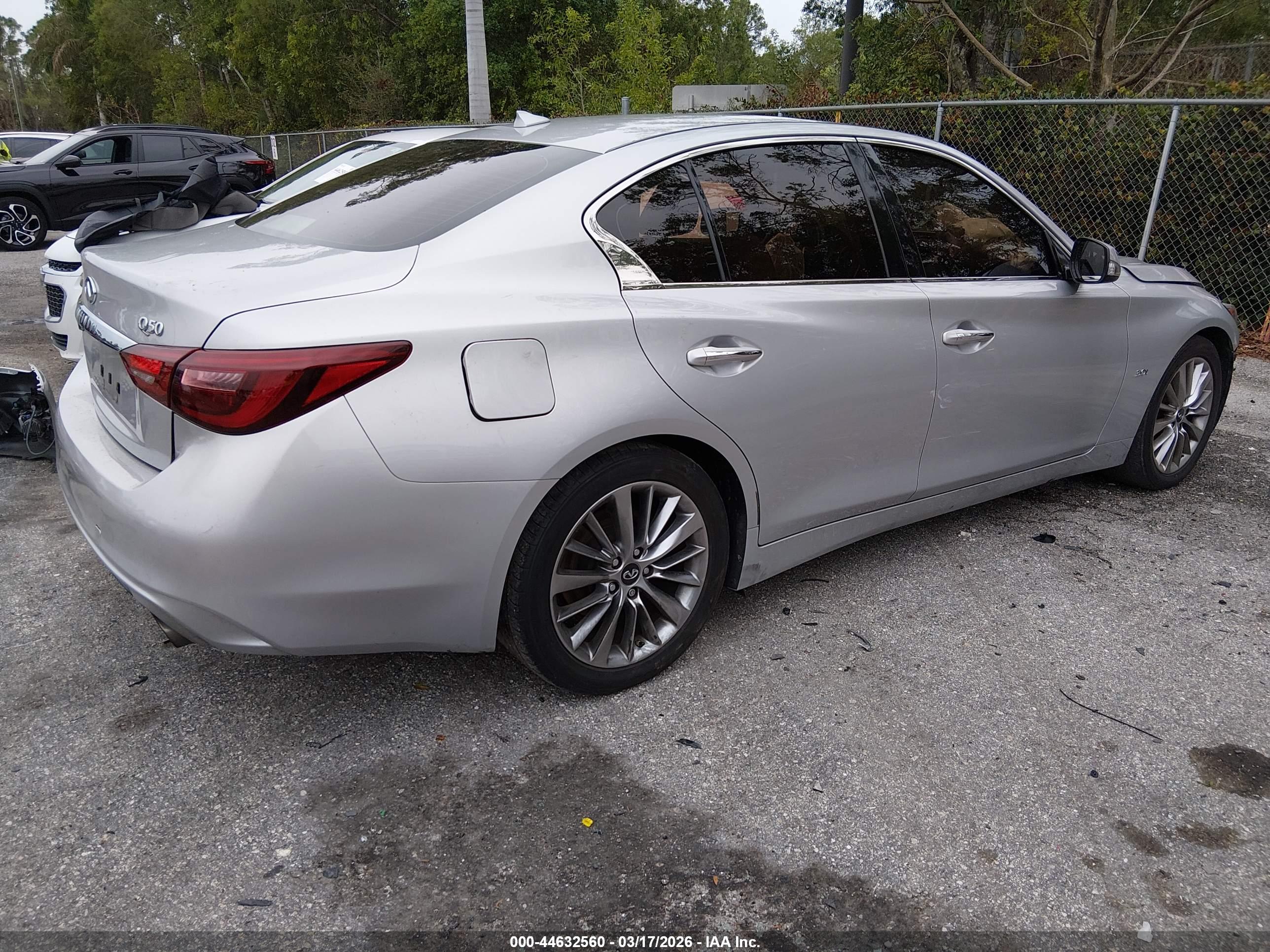 INFINITI Q50 image 4