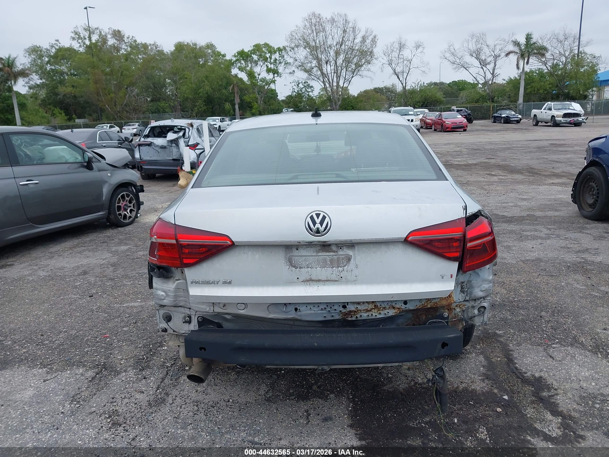 VOLKSWAGEN PASSAT image 6