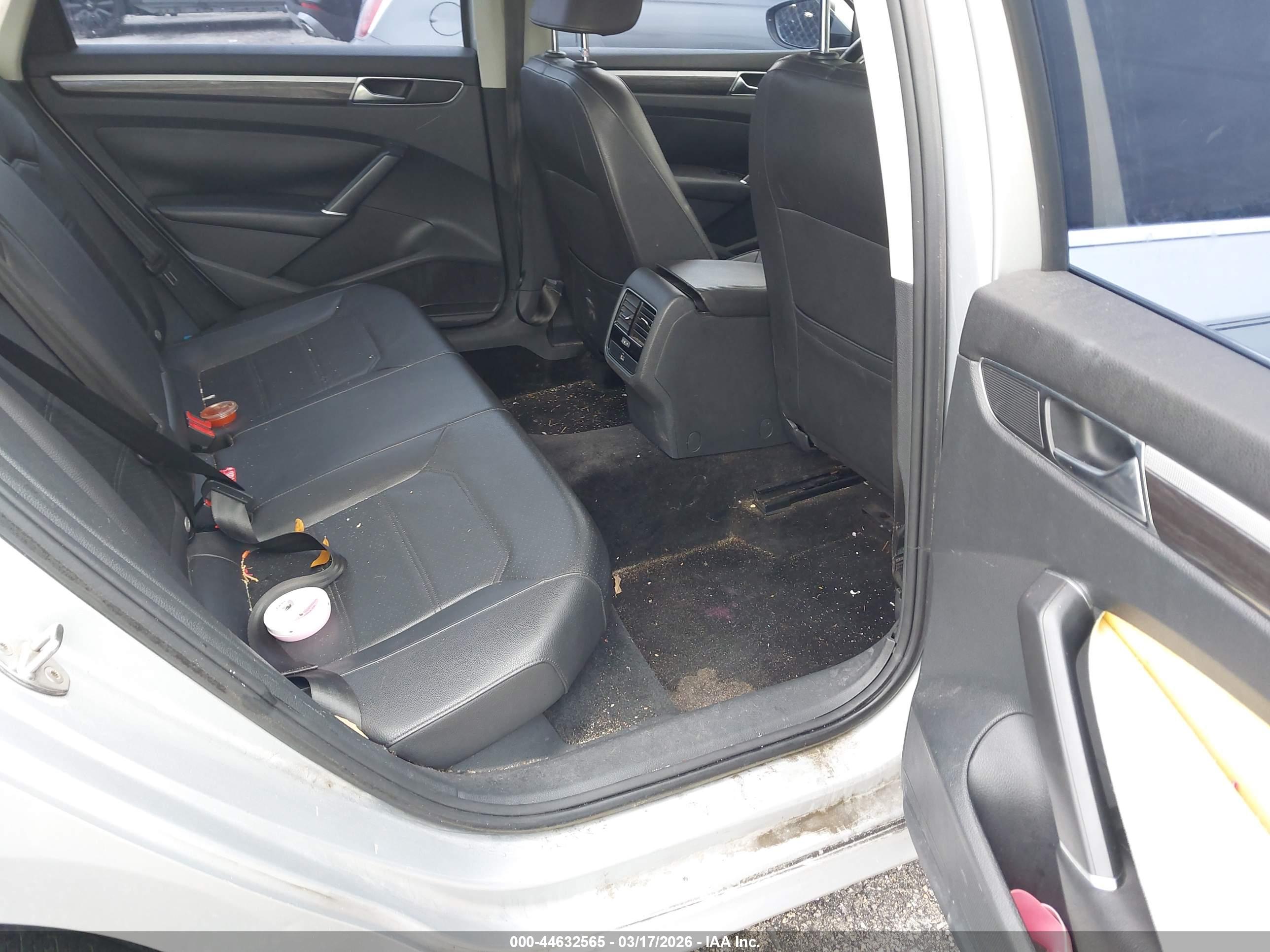 VOLKSWAGEN PASSAT image 8