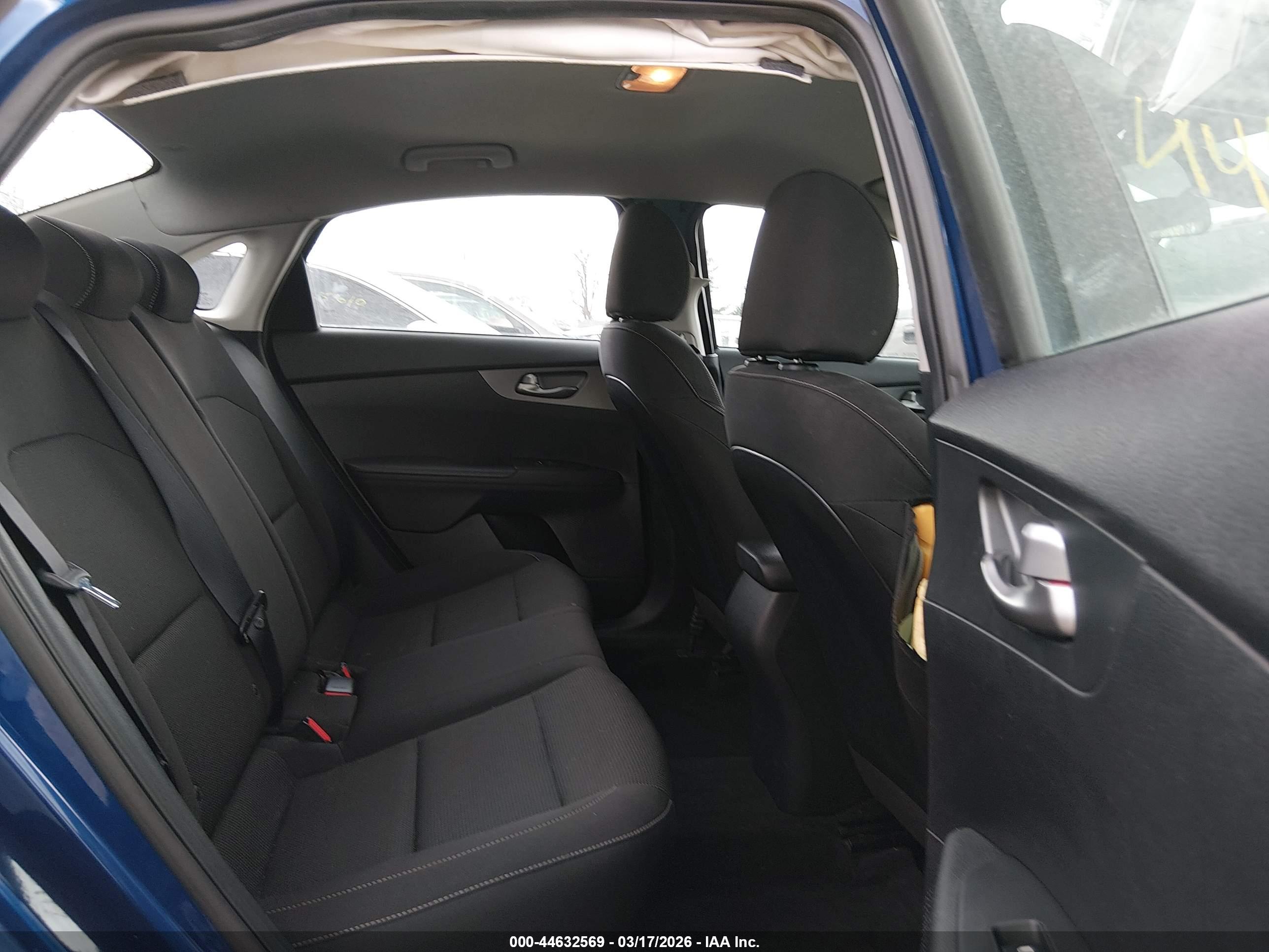 KIA FORTE image 8