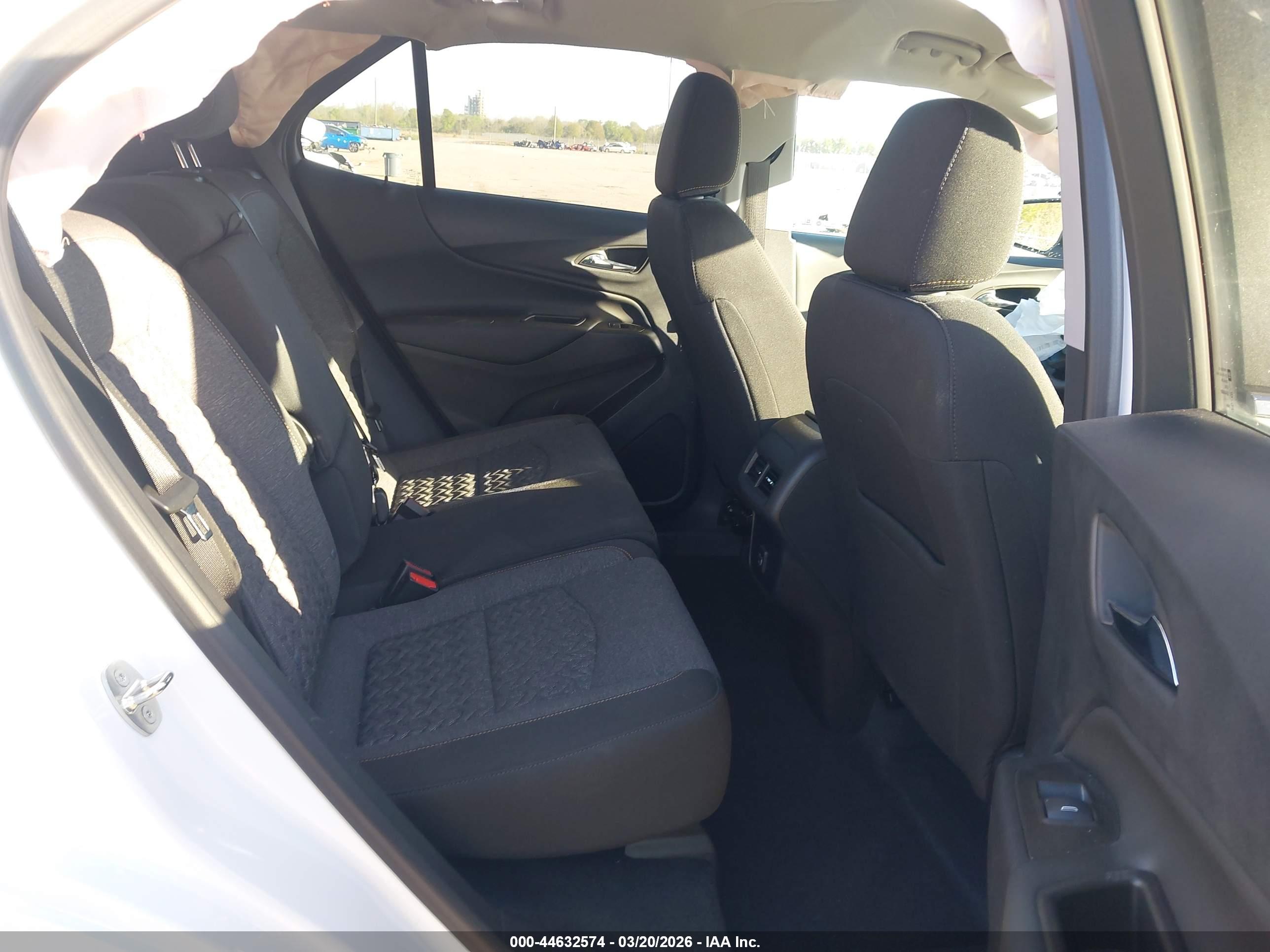 CHEVROLET EQUINOX image 8
