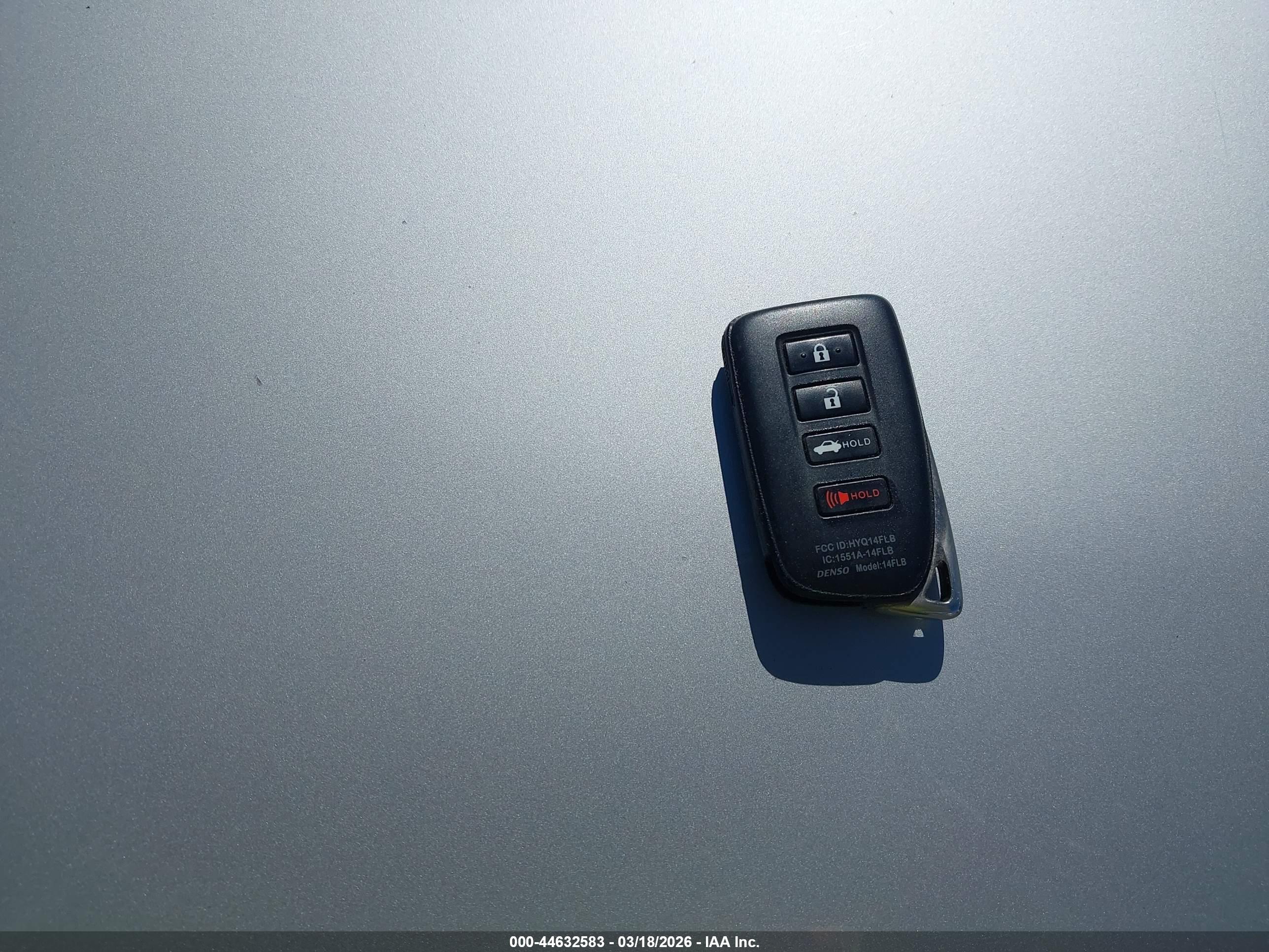 LEXUS IS image 11