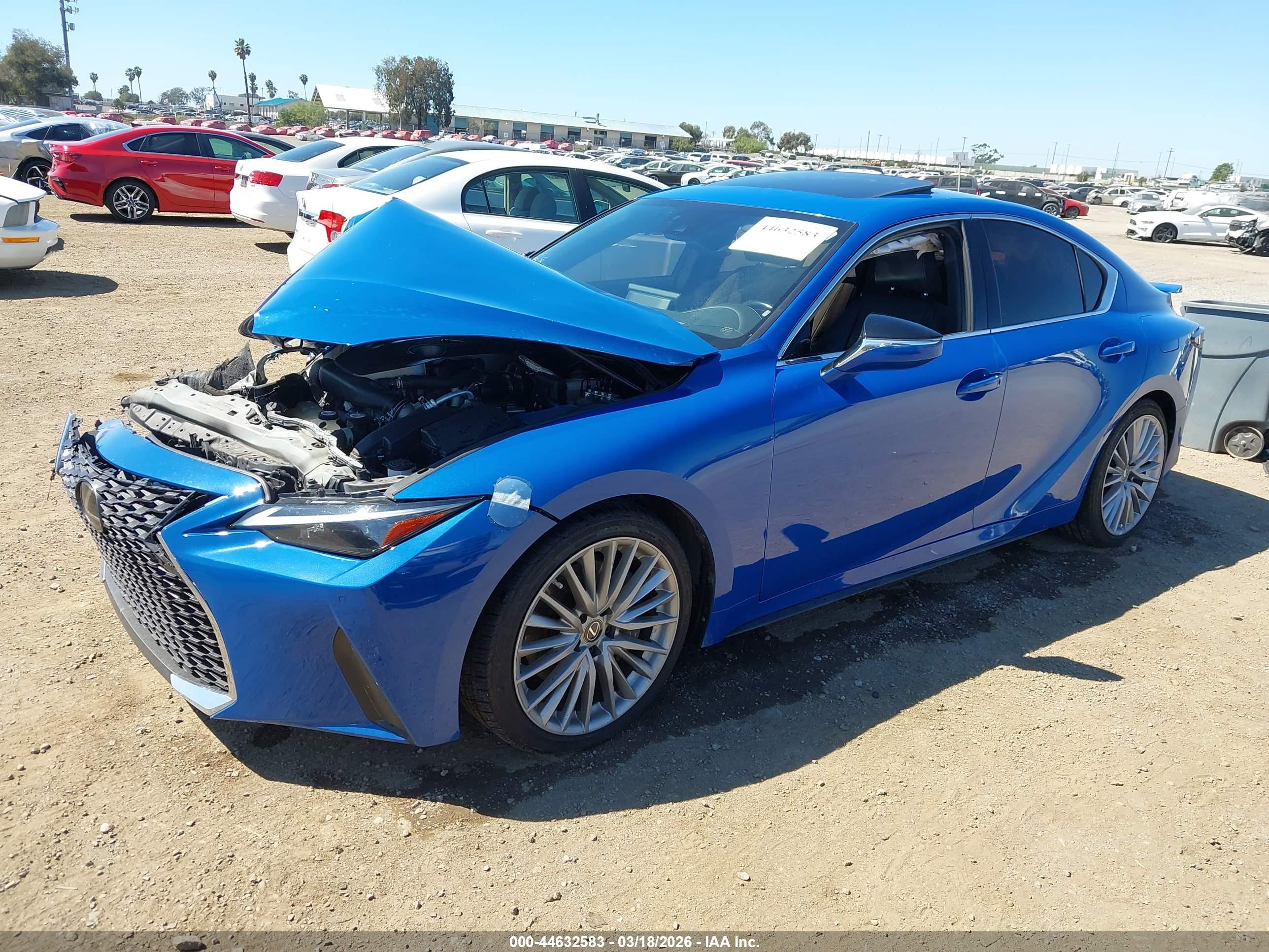 LEXUS IS image 2