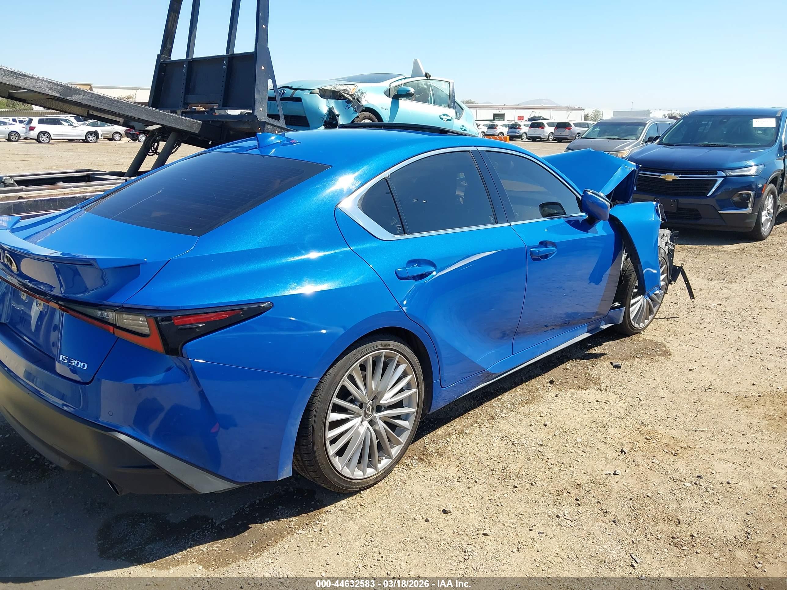 LEXUS IS image 4