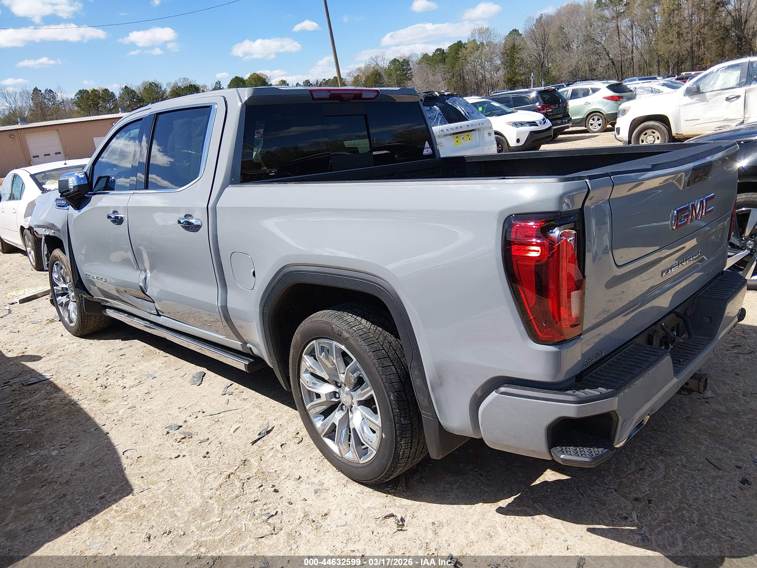 GMC SIERRA image 3