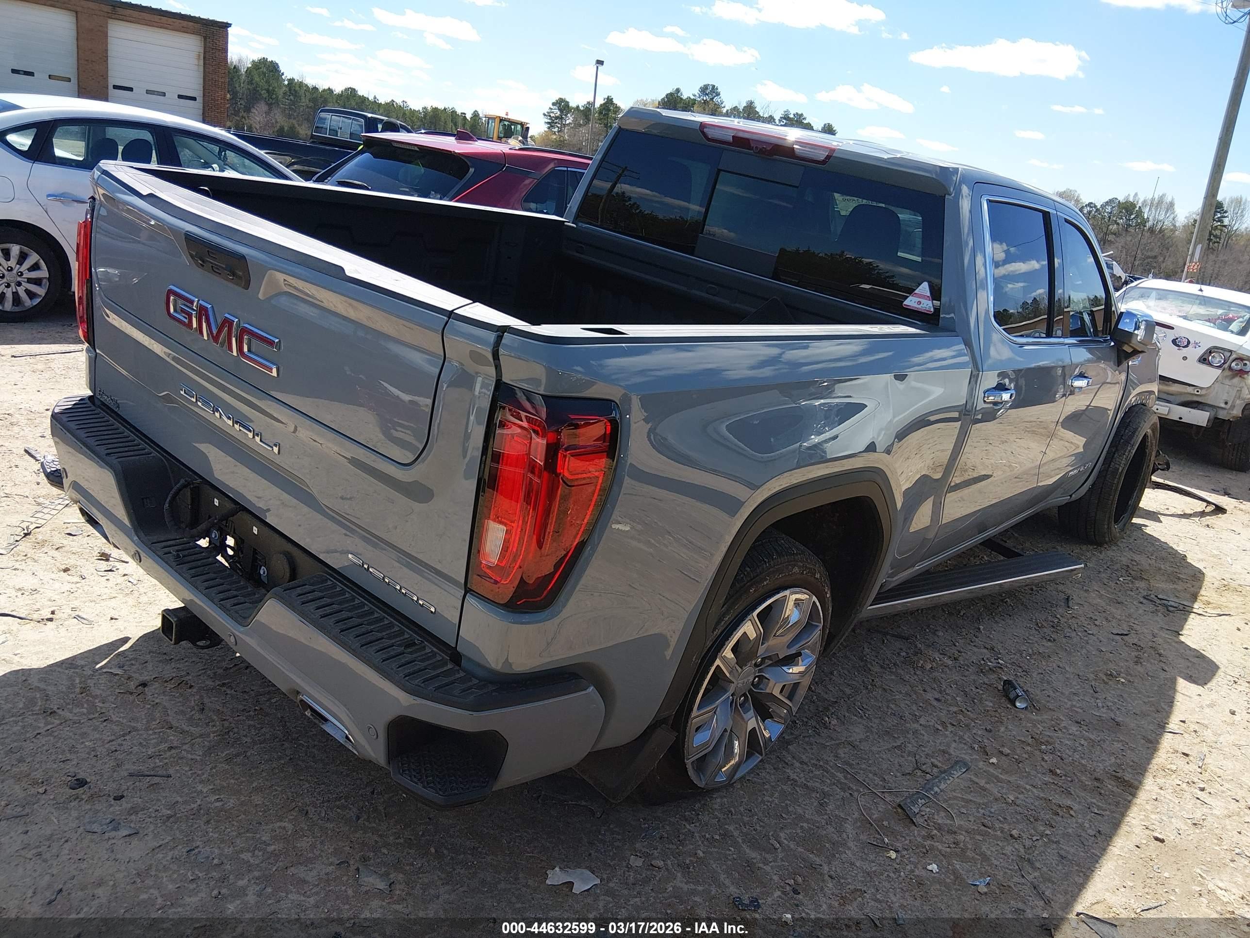 GMC SIERRA image 4