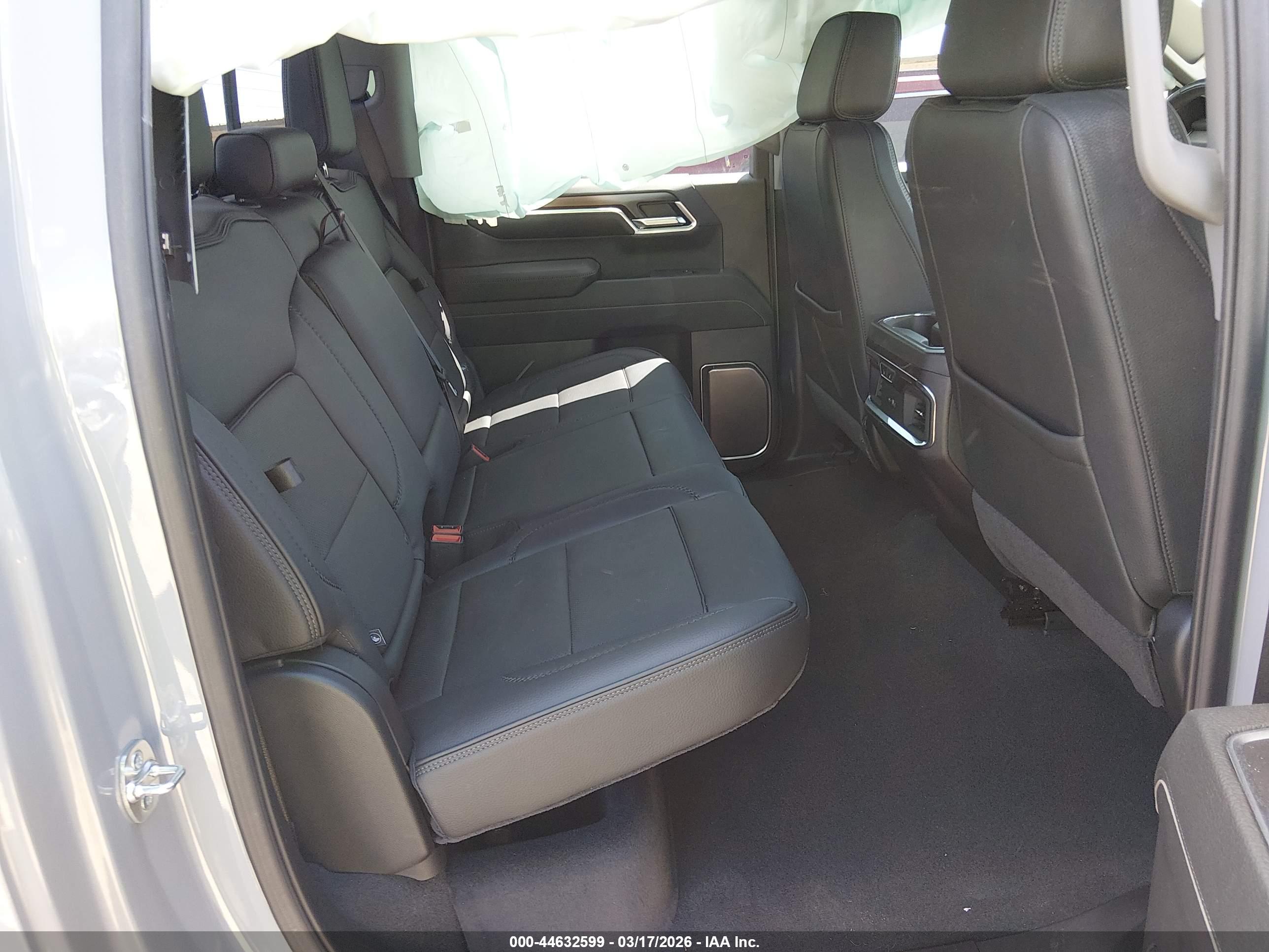 GMC SIERRA image 8