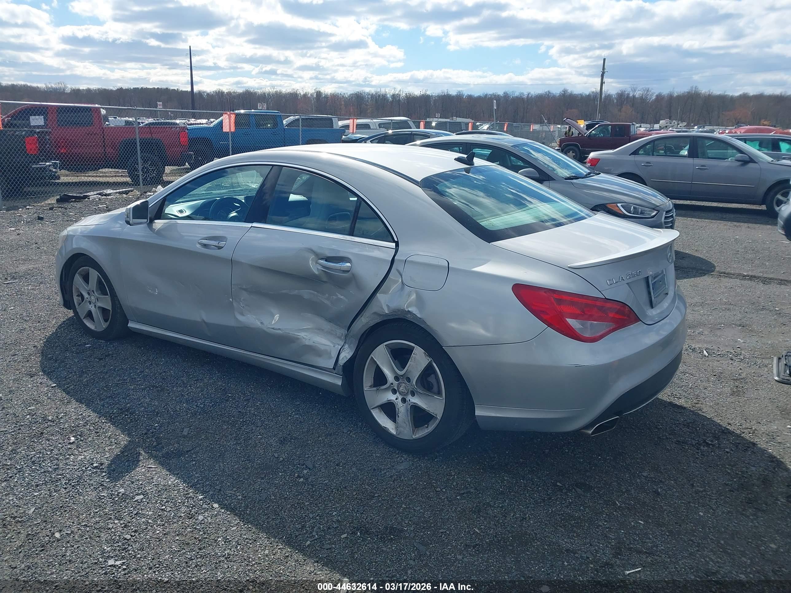 MERCEDES-BENZ CLA image 3