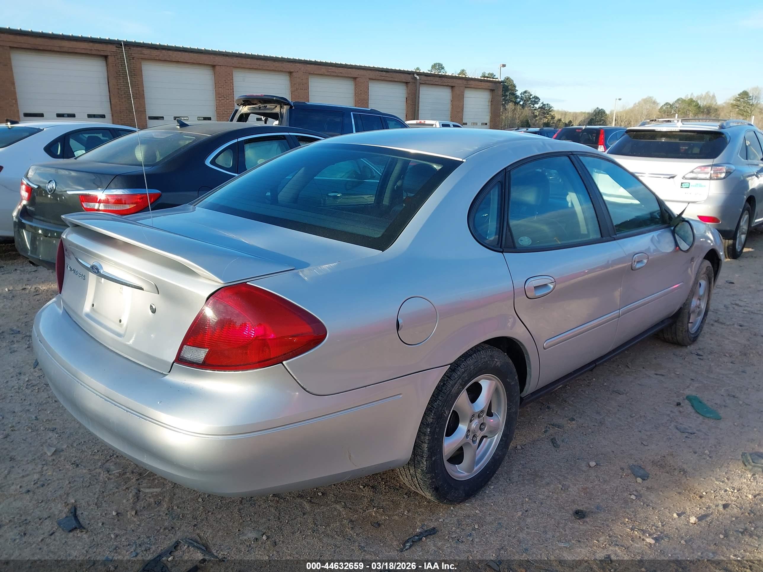 FORD TAURUS image 4