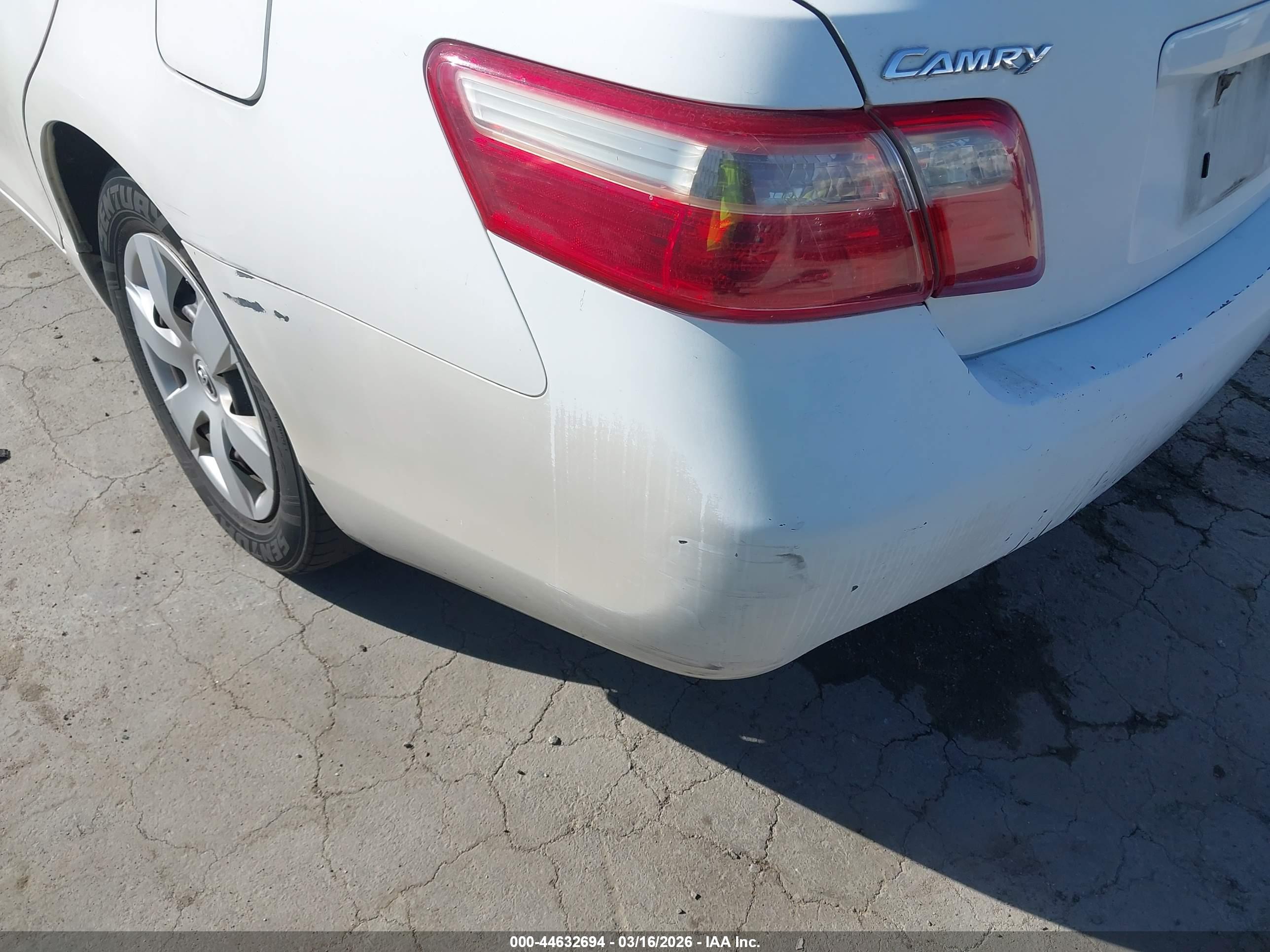 TOYOTA CAMRY image 6