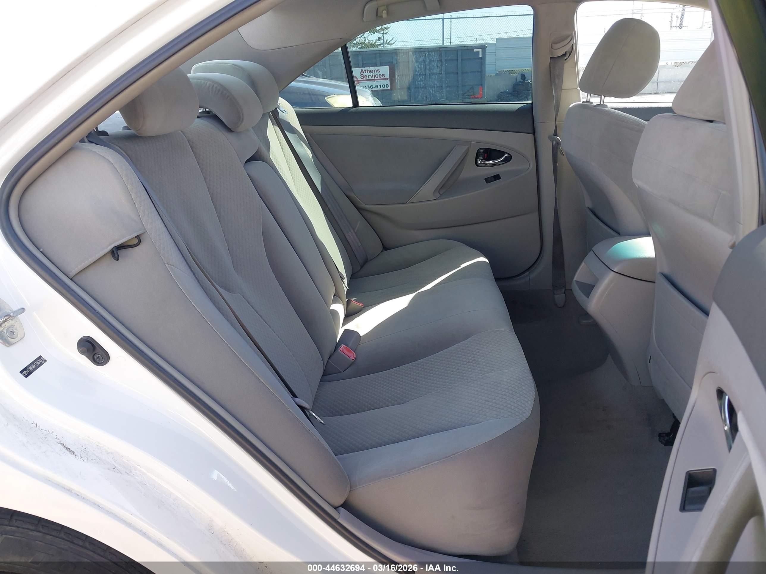 TOYOTA CAMRY image 8