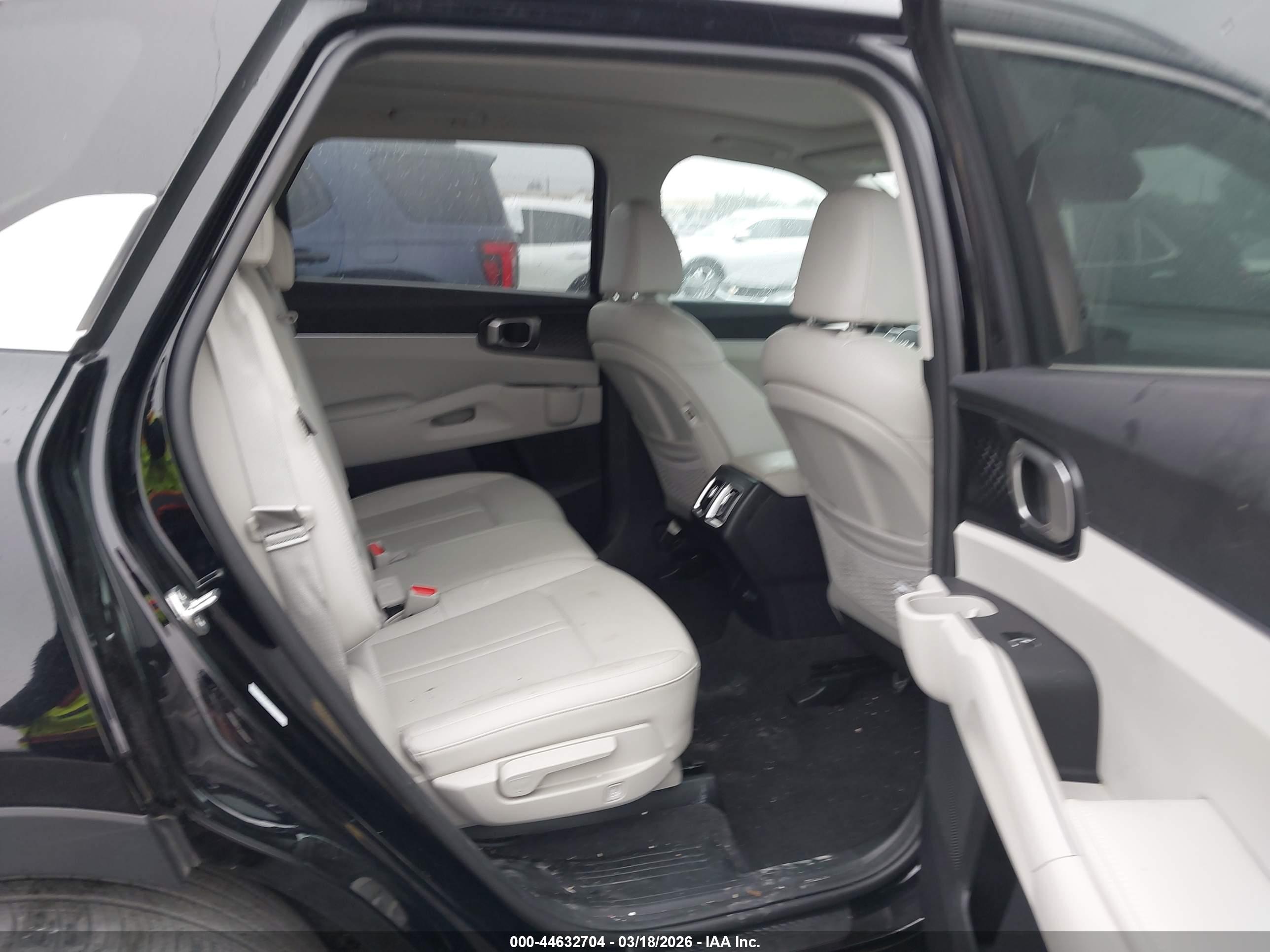 KIA SORENTO image 8