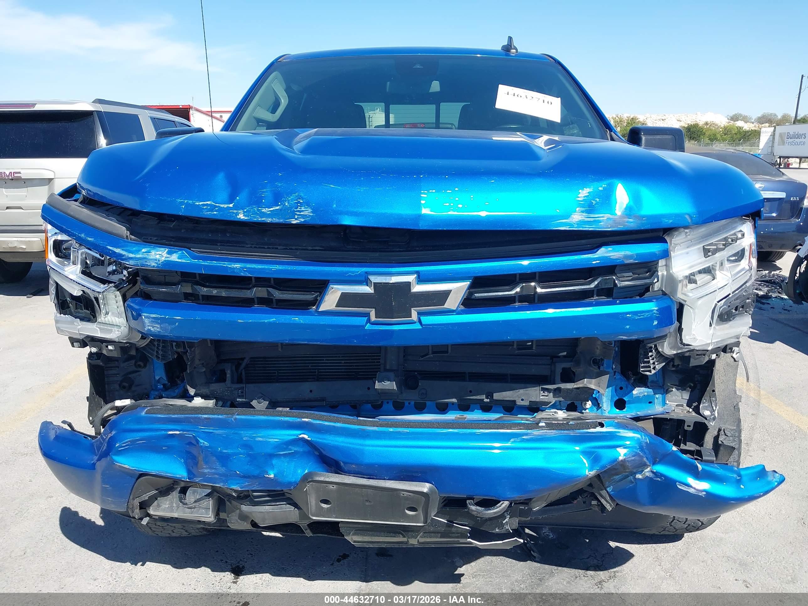 CHEVROLET SILVERADO image 6