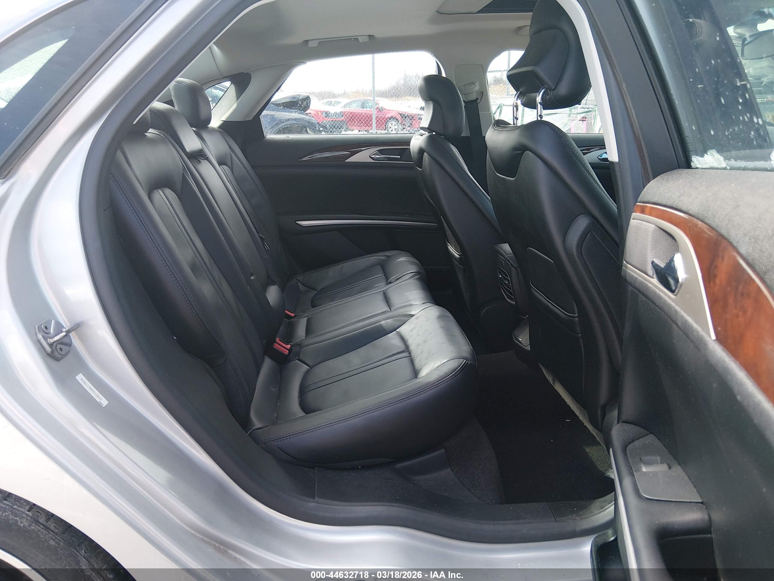 LINCOLN MKZ image 8